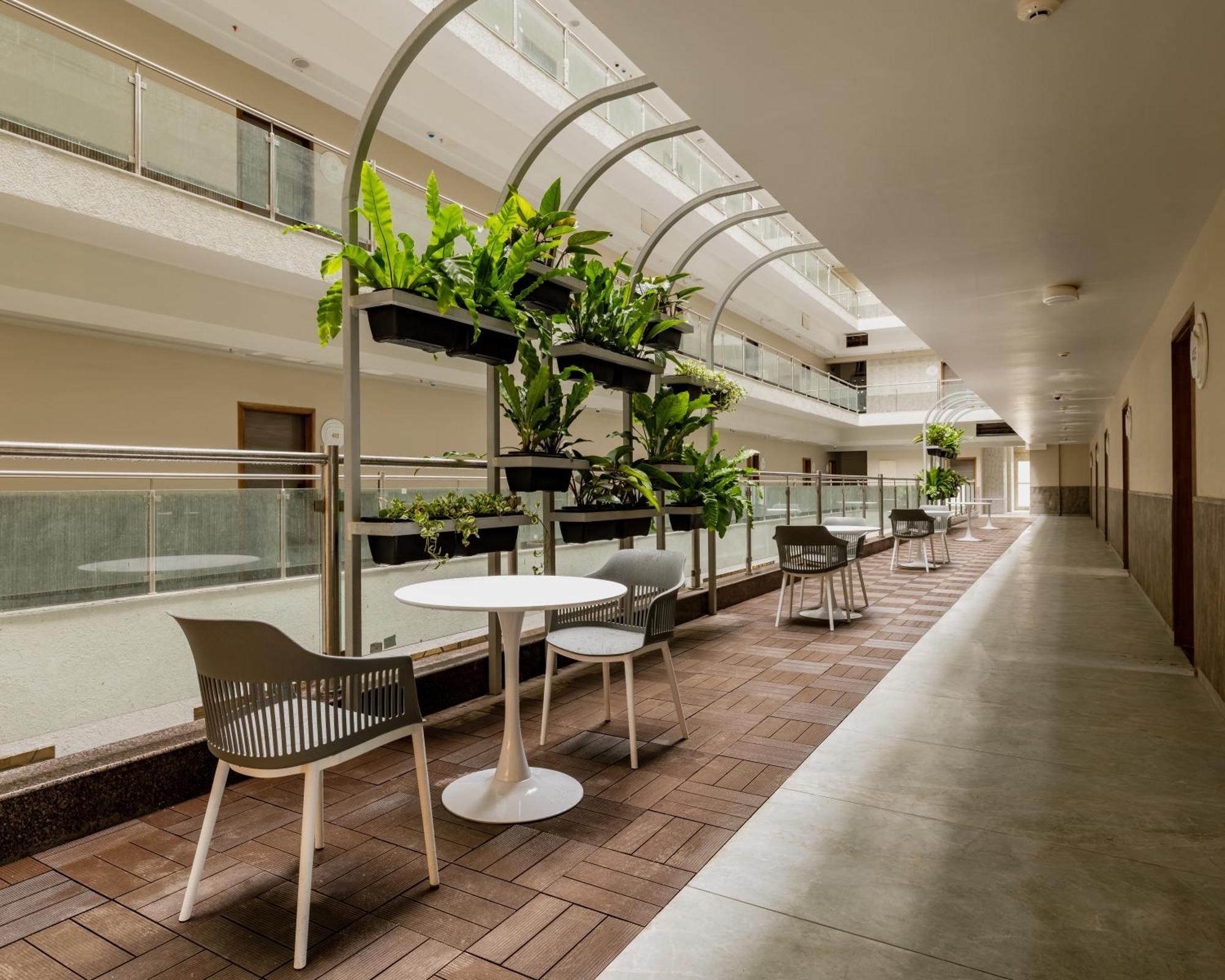 Ivy League House - Girls Aparthotel