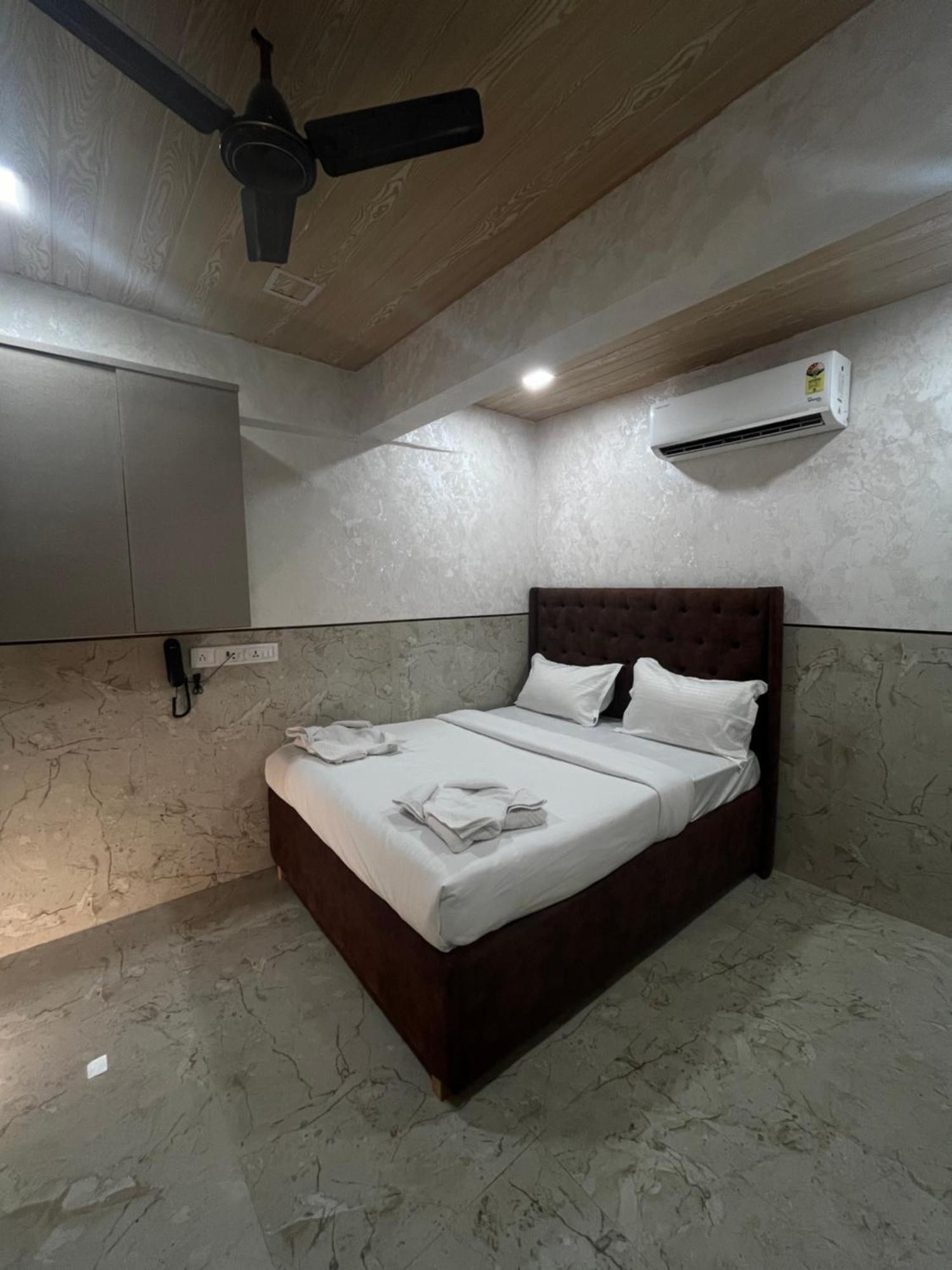 Newyork By Stayzy Hotel Mumbai