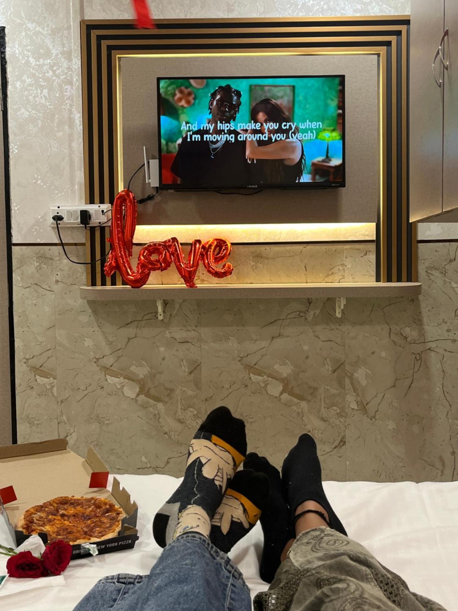 Hotel Newyork By Stayzy Mumbai