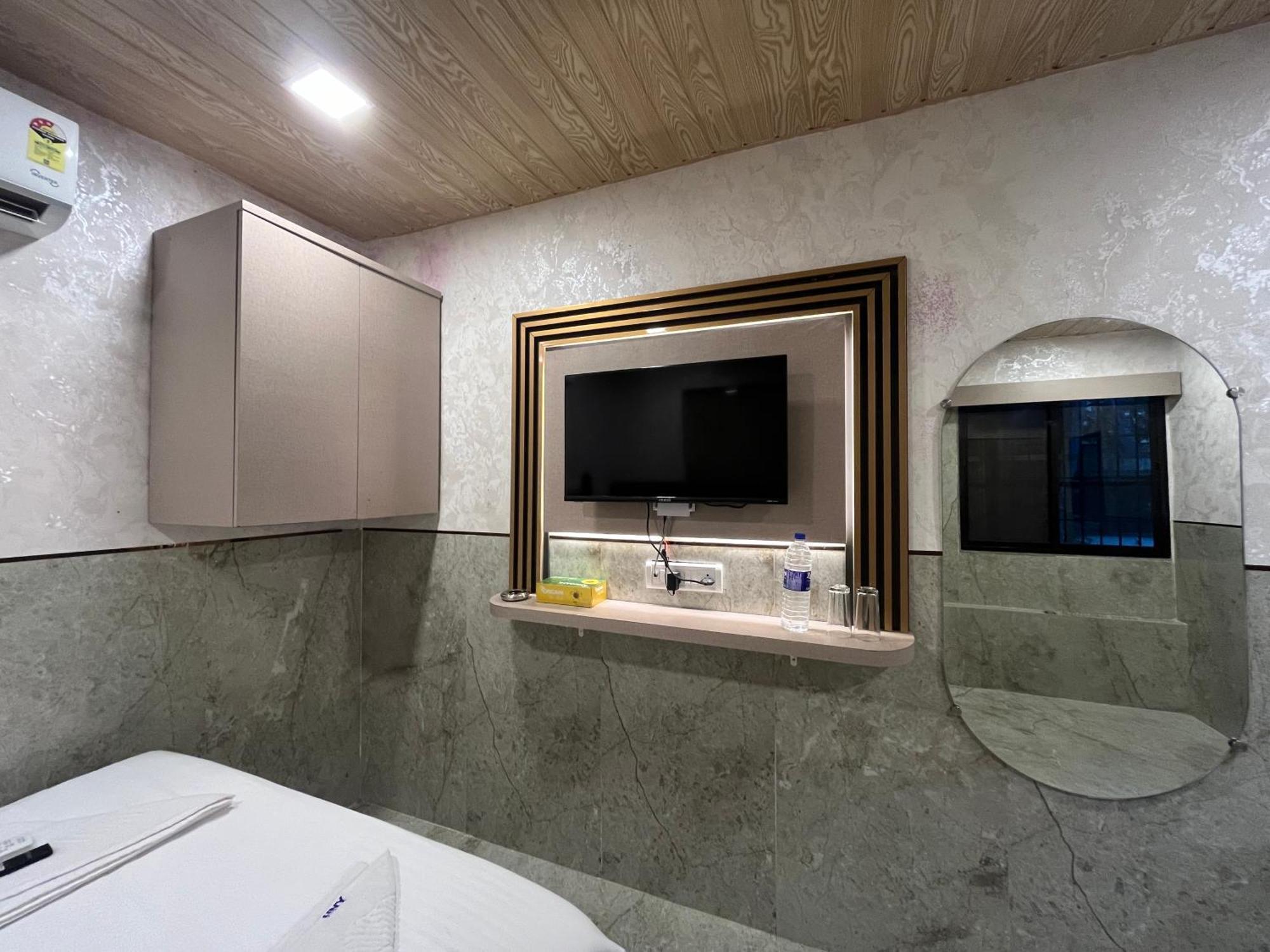 Hotel Newyork By Stayzy Mumbai