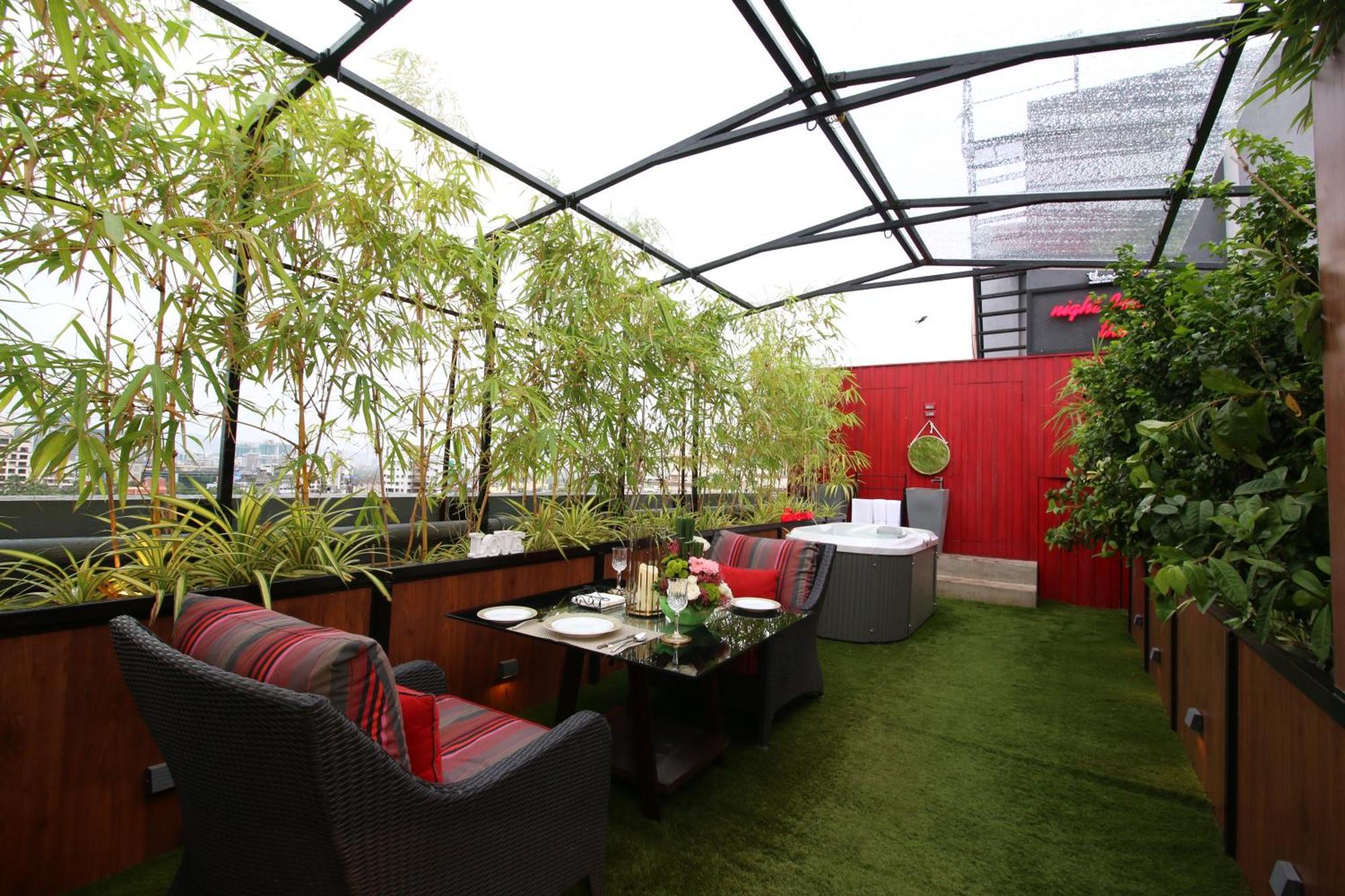 Theory9 Premium Service Bandra Apartment Mumbai