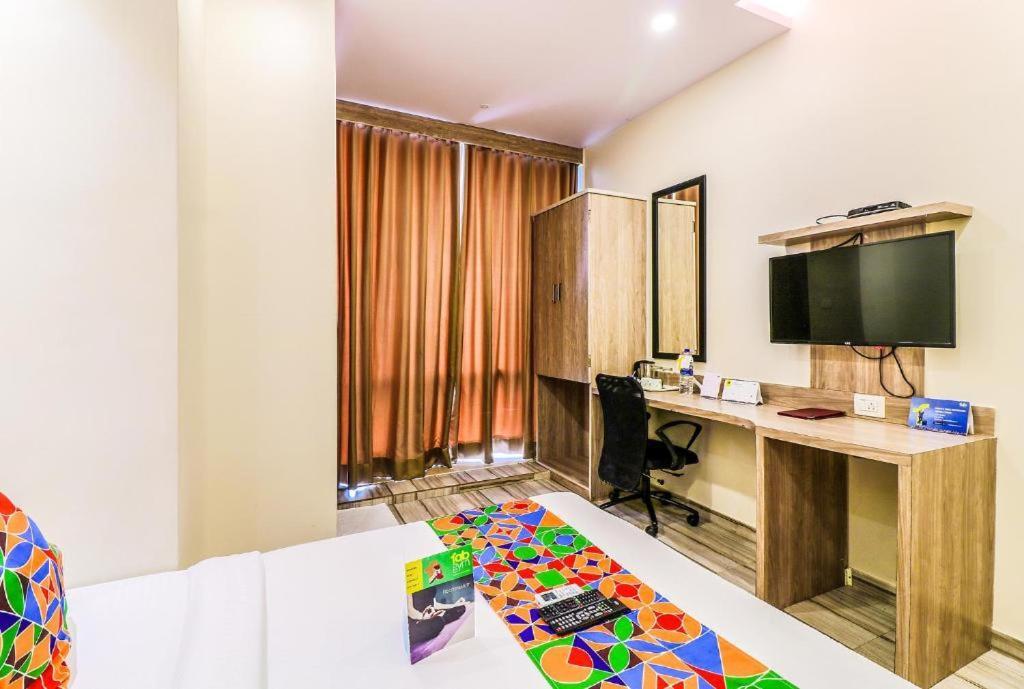 Guest house Glitz Aksa International - Nr T2 & Iit Mumbai