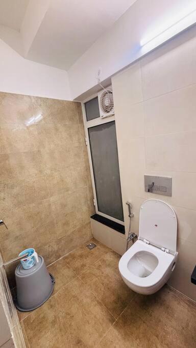 Apartment Sky View Near Nesco Mumbai