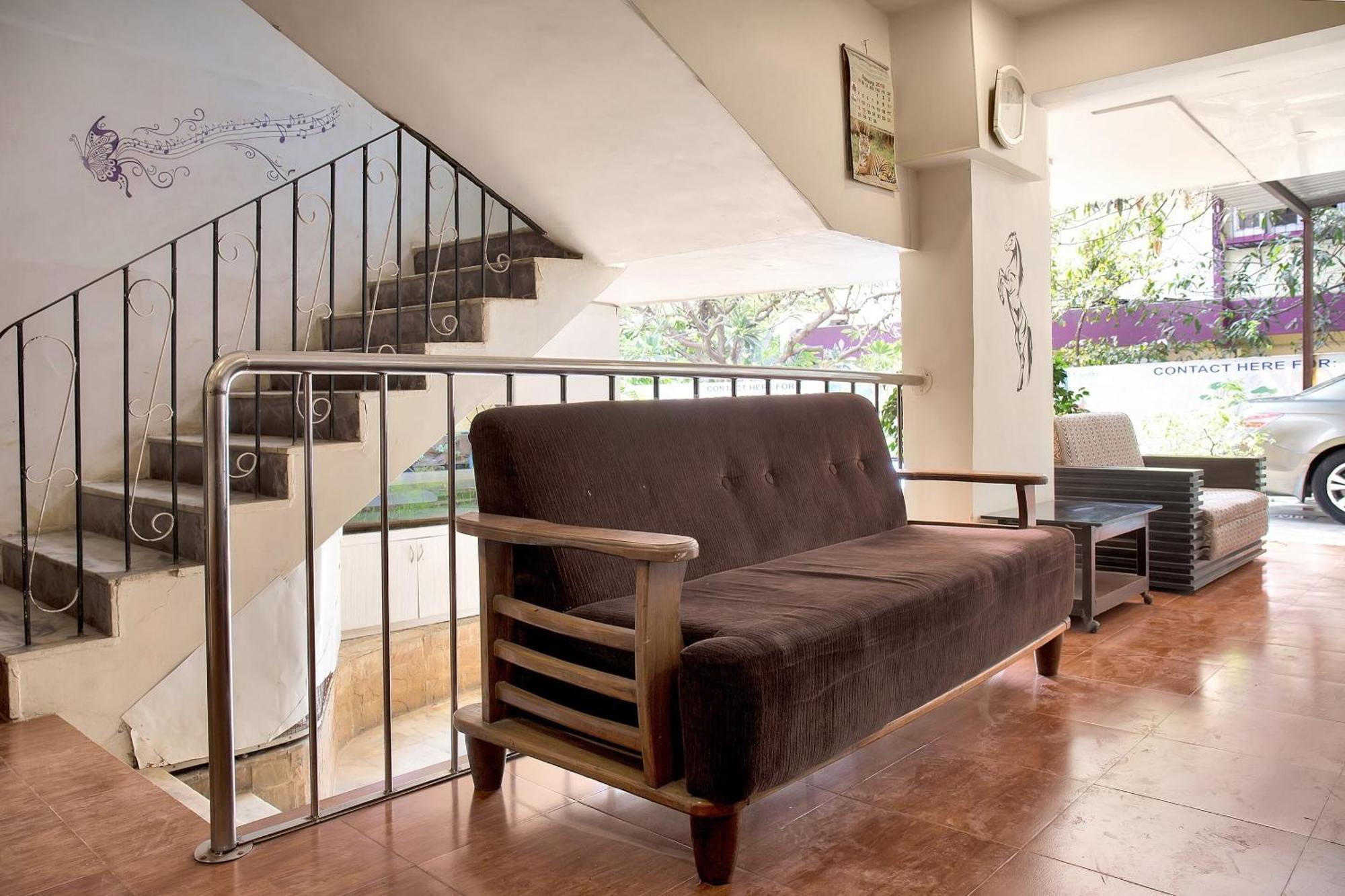 OYO 5665 Rana Residency Hotel 3*