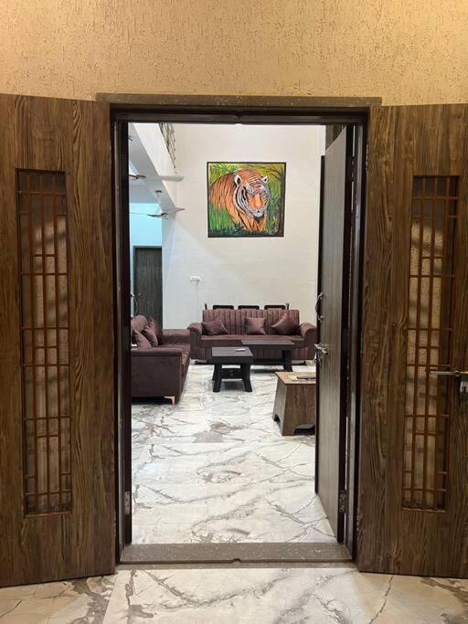 Gk House 5bhk Pvt Pool *