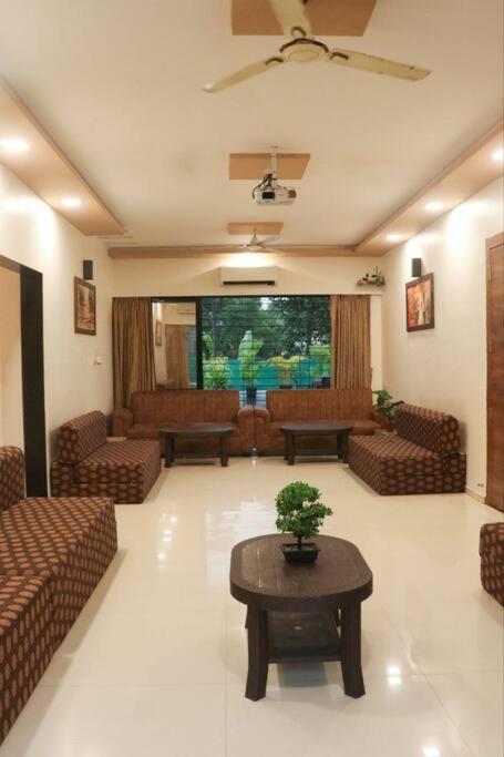 Stayhaven Aqua With Pvt Theatre & Pool Pousada Mumbai