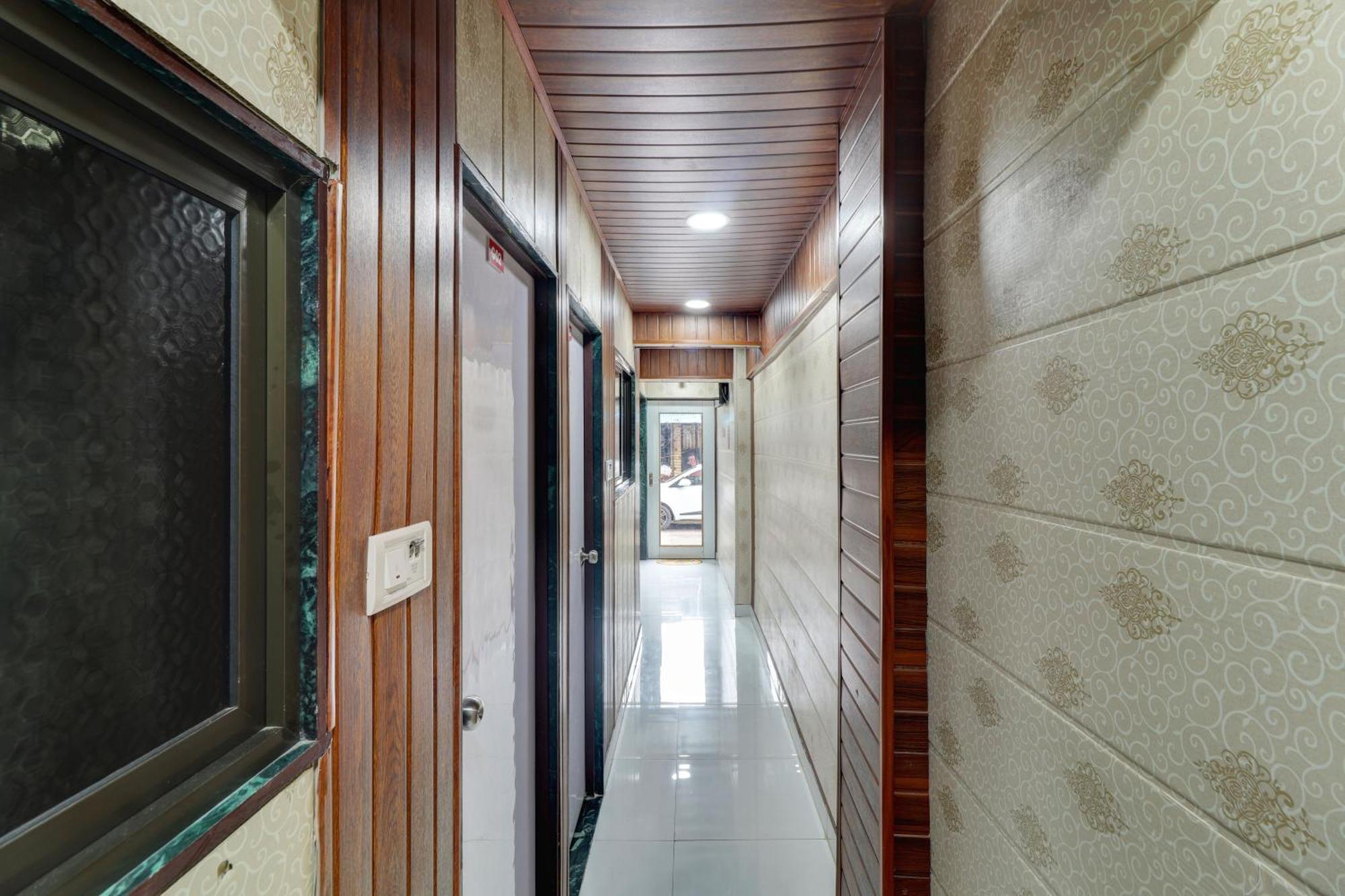 Ab Residency Near Kokilaben Dhirubhai Ambani Hospital Andheri West Mumbai