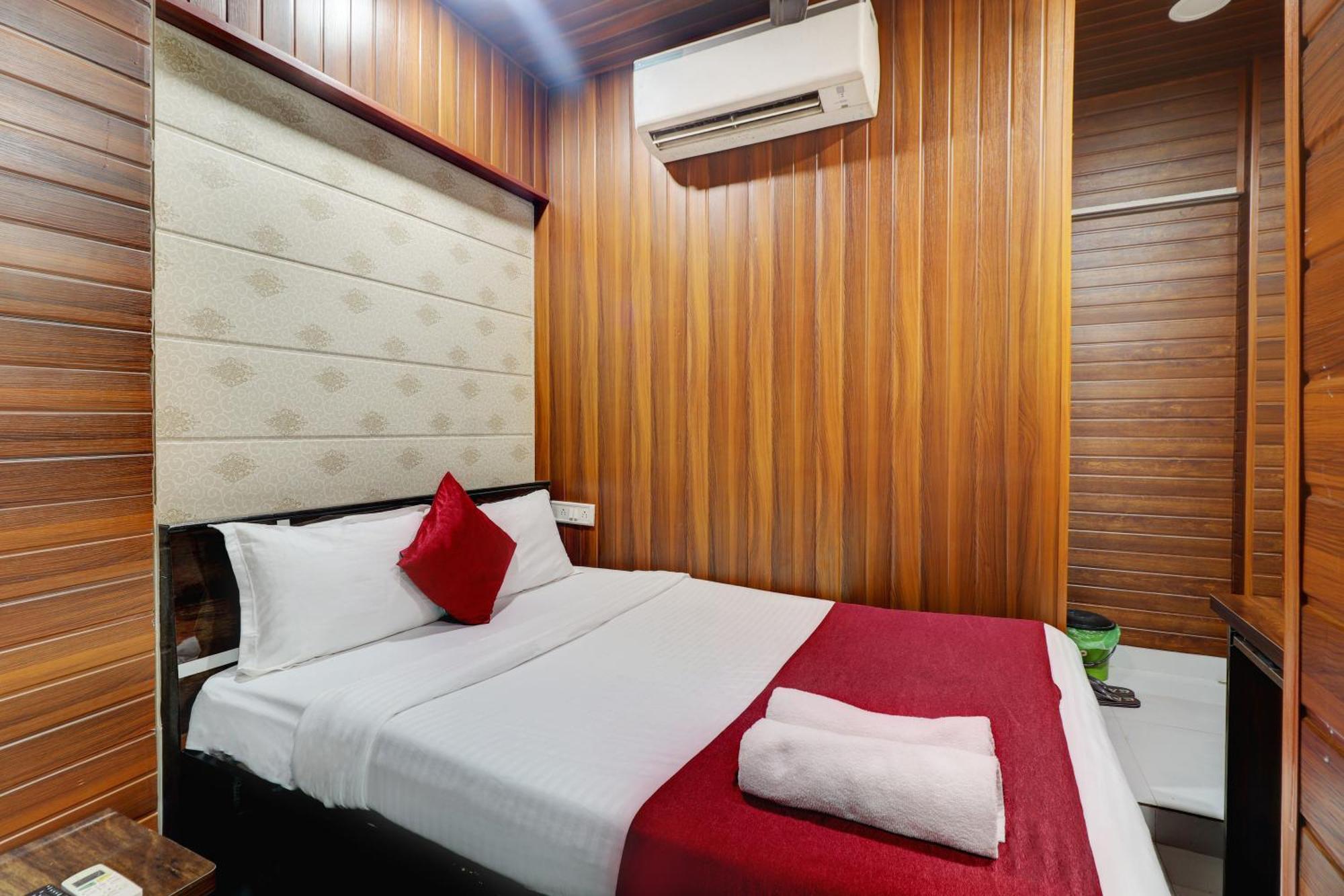 Hotel Ab Residency Near Kokilaben Dhirubhai Ambani Hospital Andheri West 3*