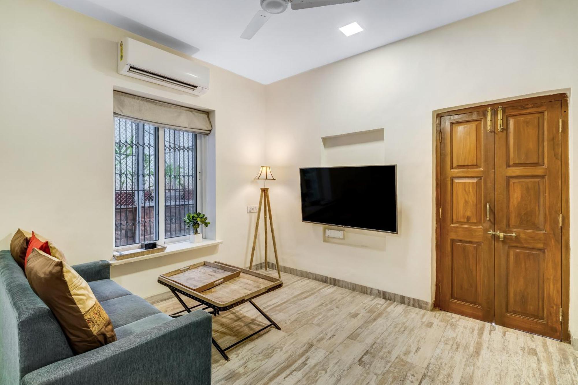 Cleo 1bhk Khar W By The Company Acomodação com café da manhã  Bombaim