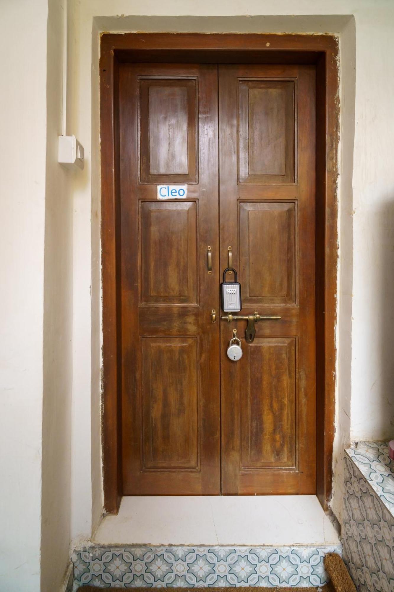 Cleo 1bhk Khar W By The Company Mumbai
