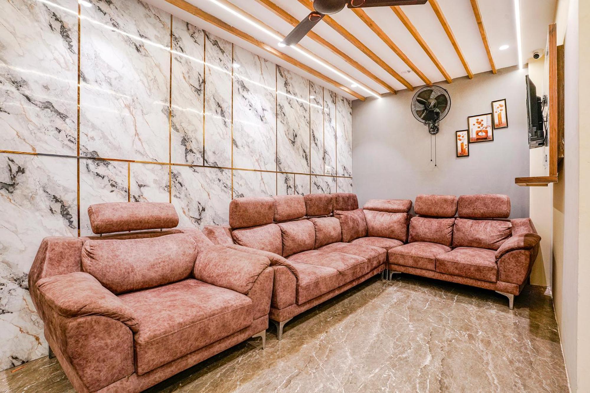 Fabhotel Grand Prime - Nr Nesco Exhibition Centre Hotel 3*