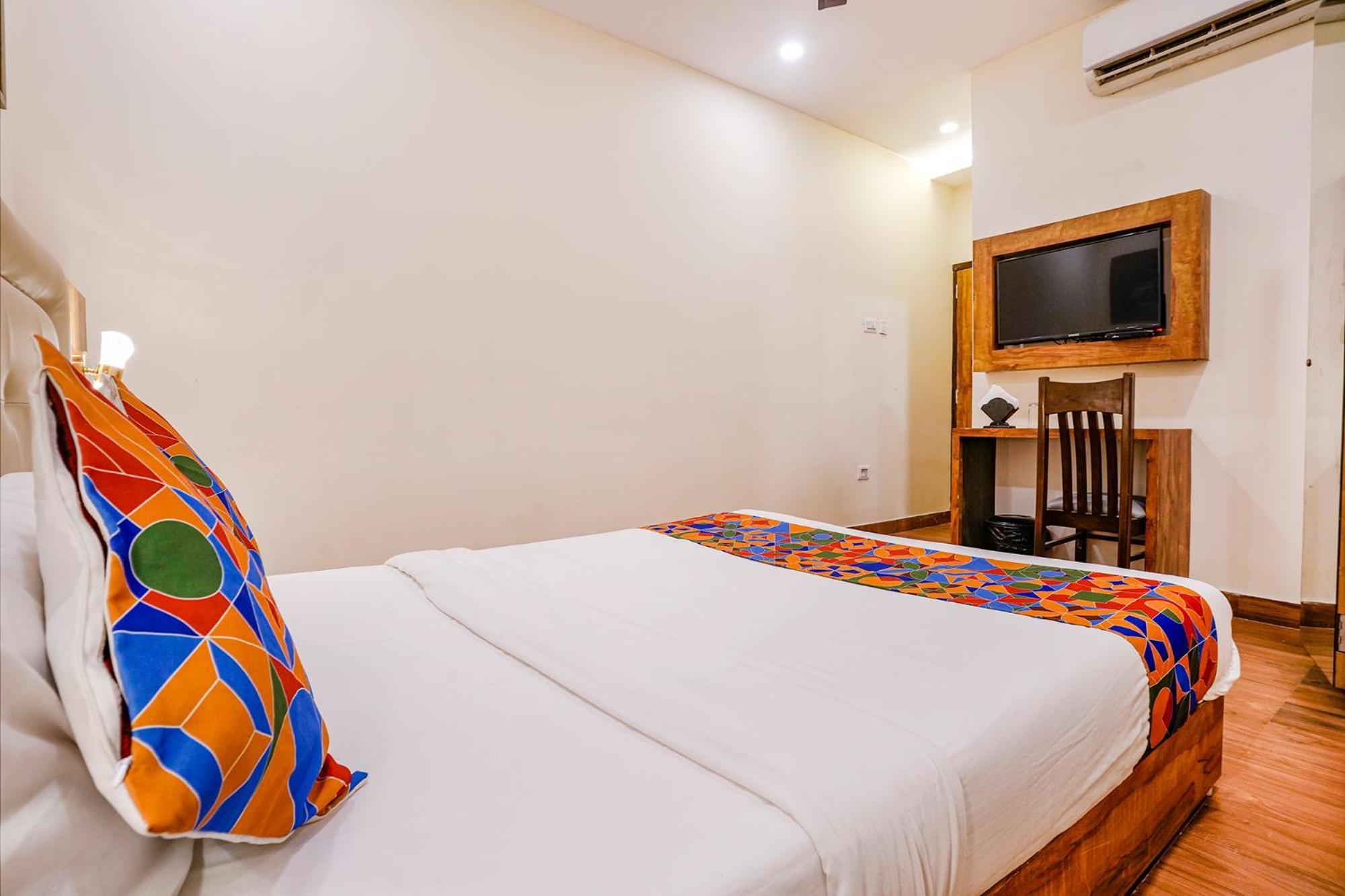 Fabhotel Grand Prime - Nr Nesco Exhibition Centre Hotel 3*