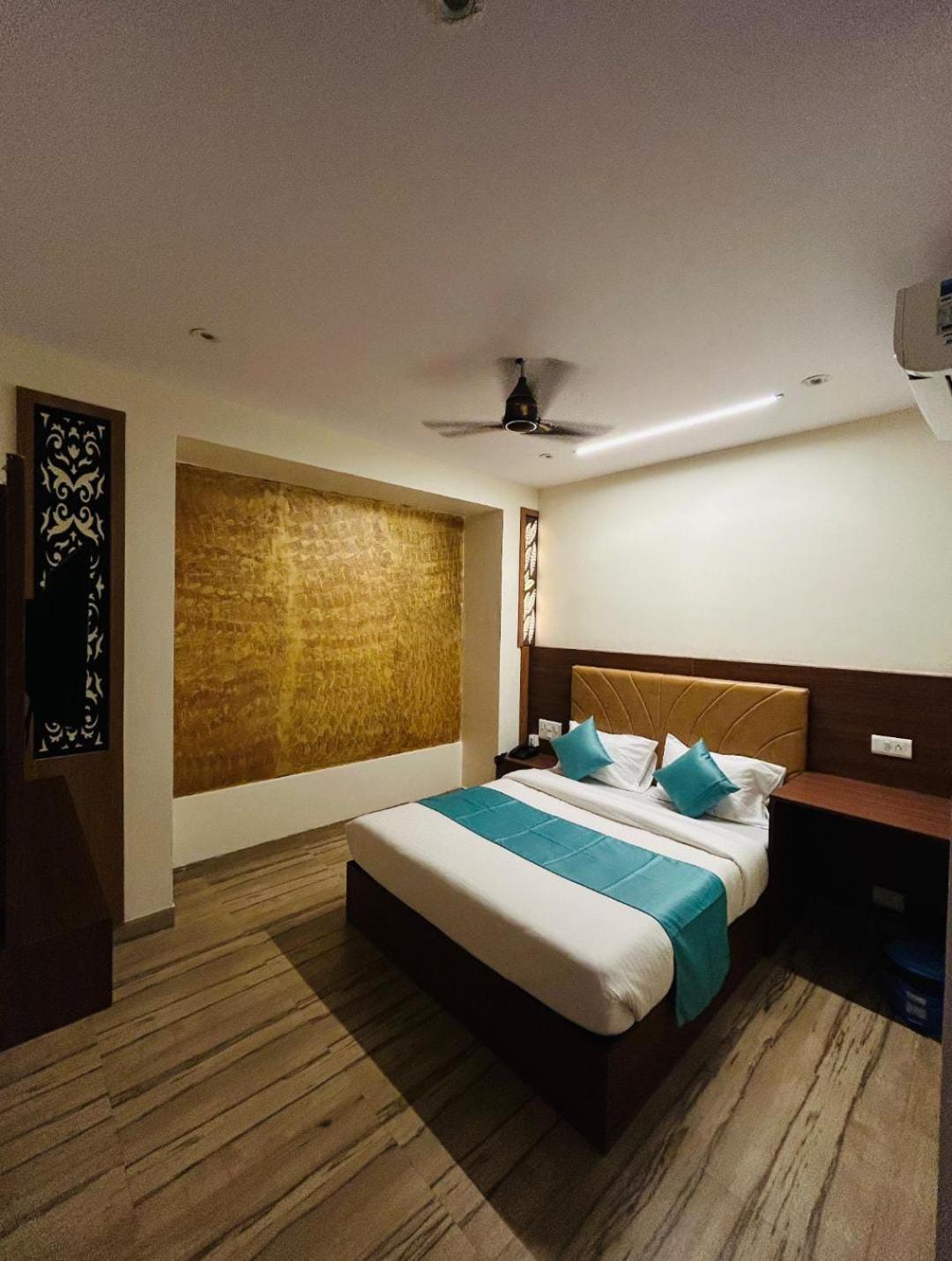 Le West Near Exhibition Center & Hotel Mumbai