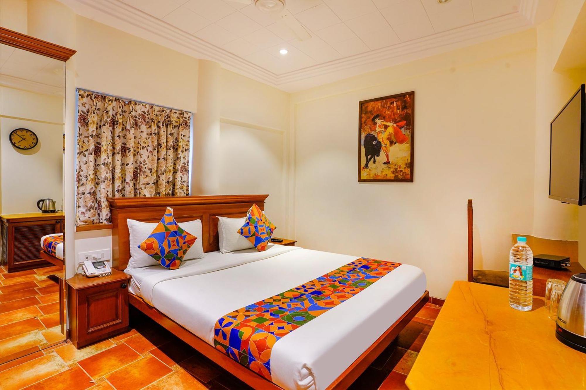 Fabhotel Corporate Vakola, Santacruz East