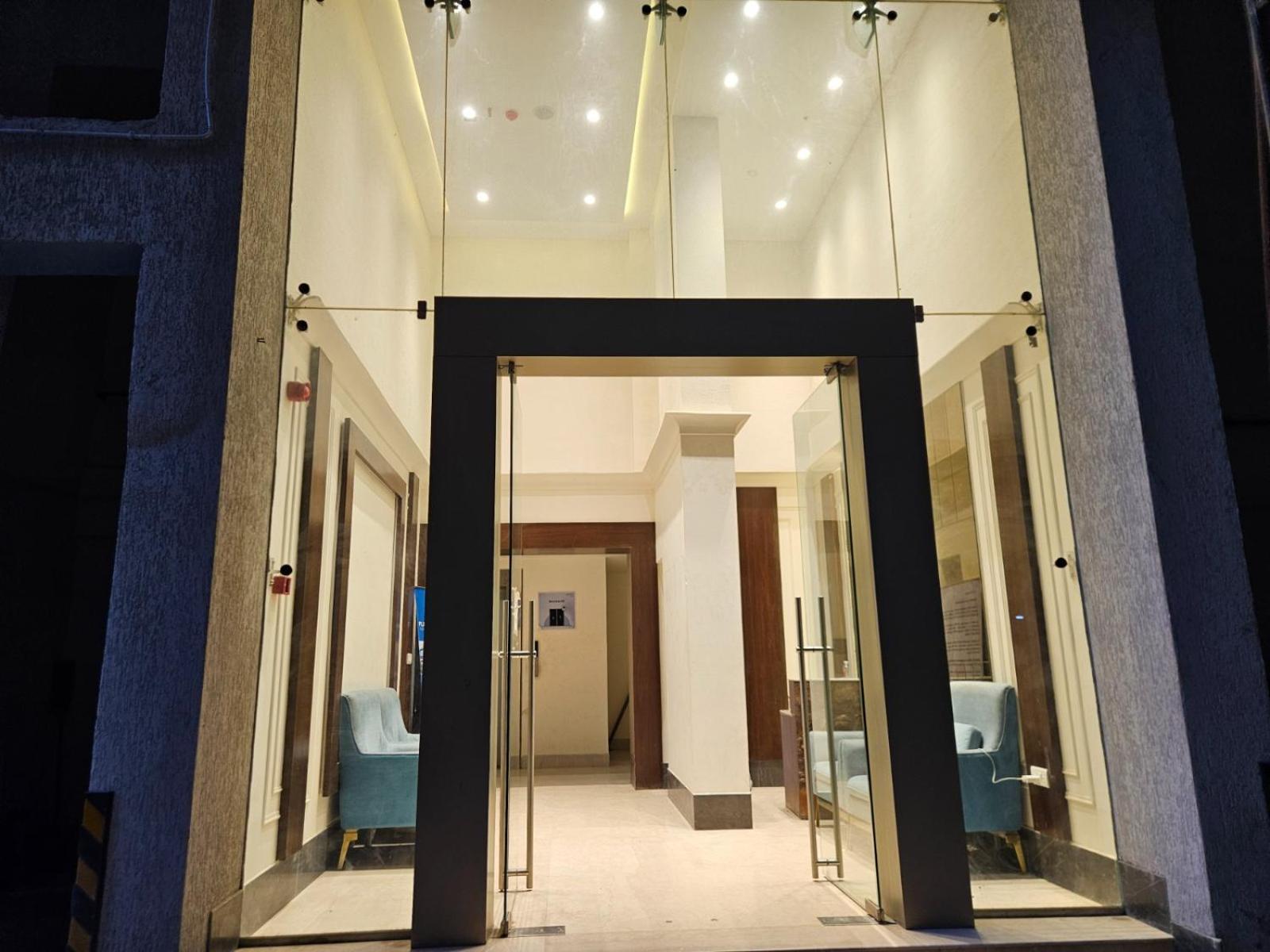 Pinaki Comfort Malad