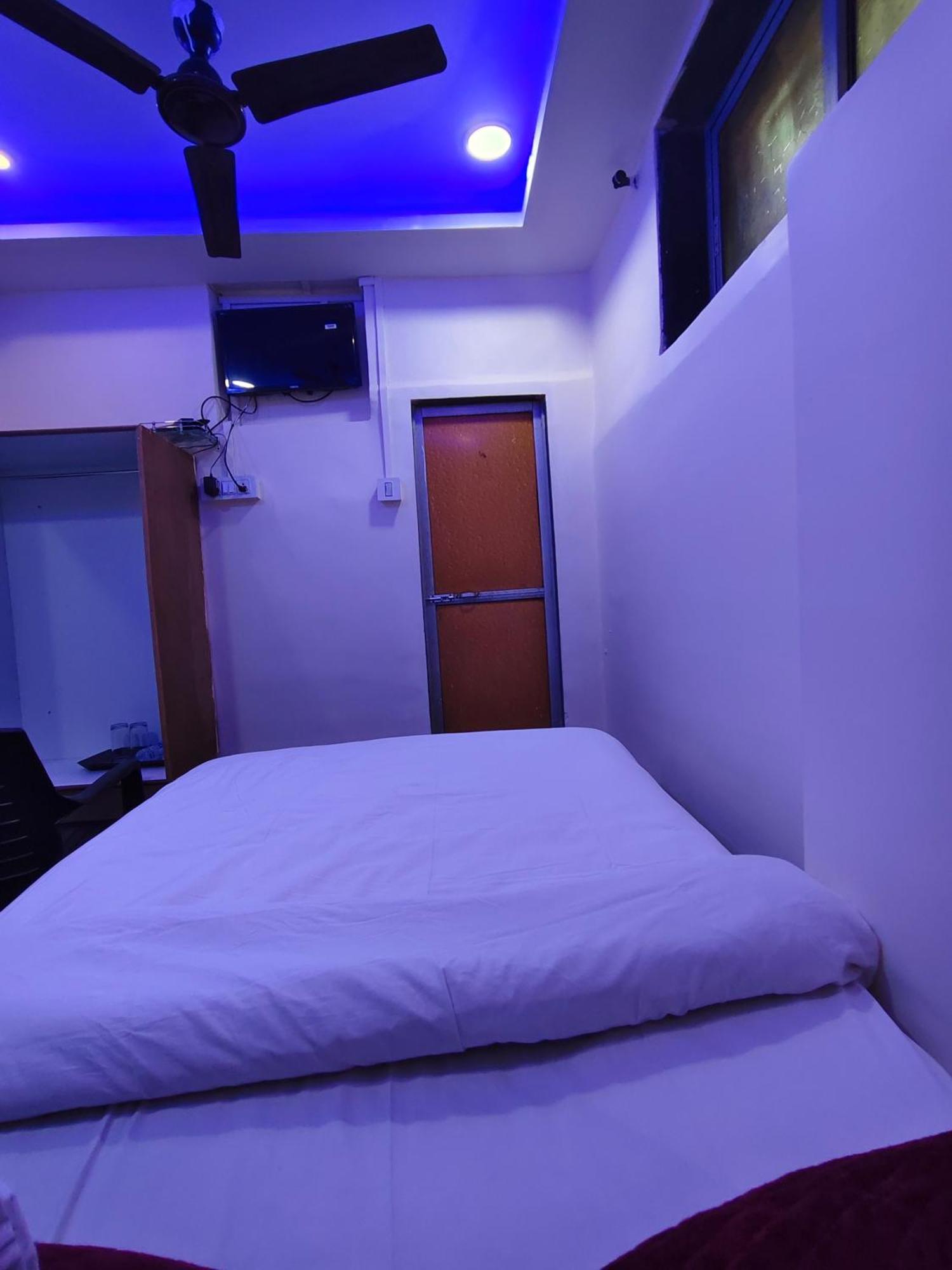 K D Palace Nx 3*