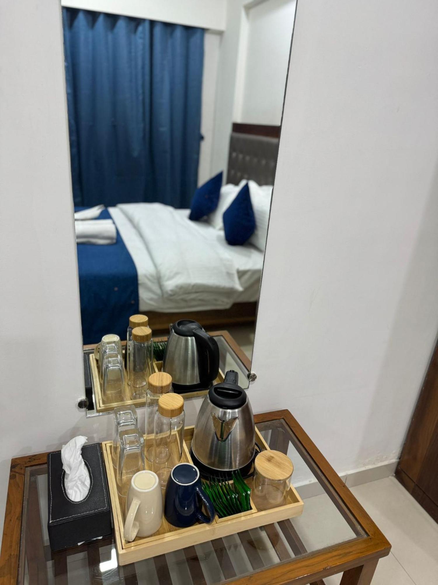 Luna Spaces- Near International Airport Guest house