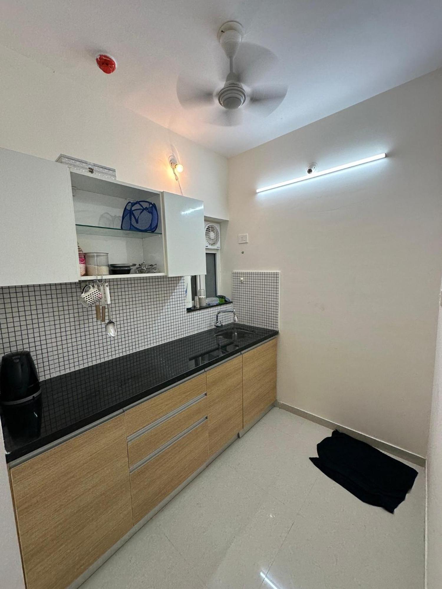 Apartment Economical 1bhk On Western Highway *