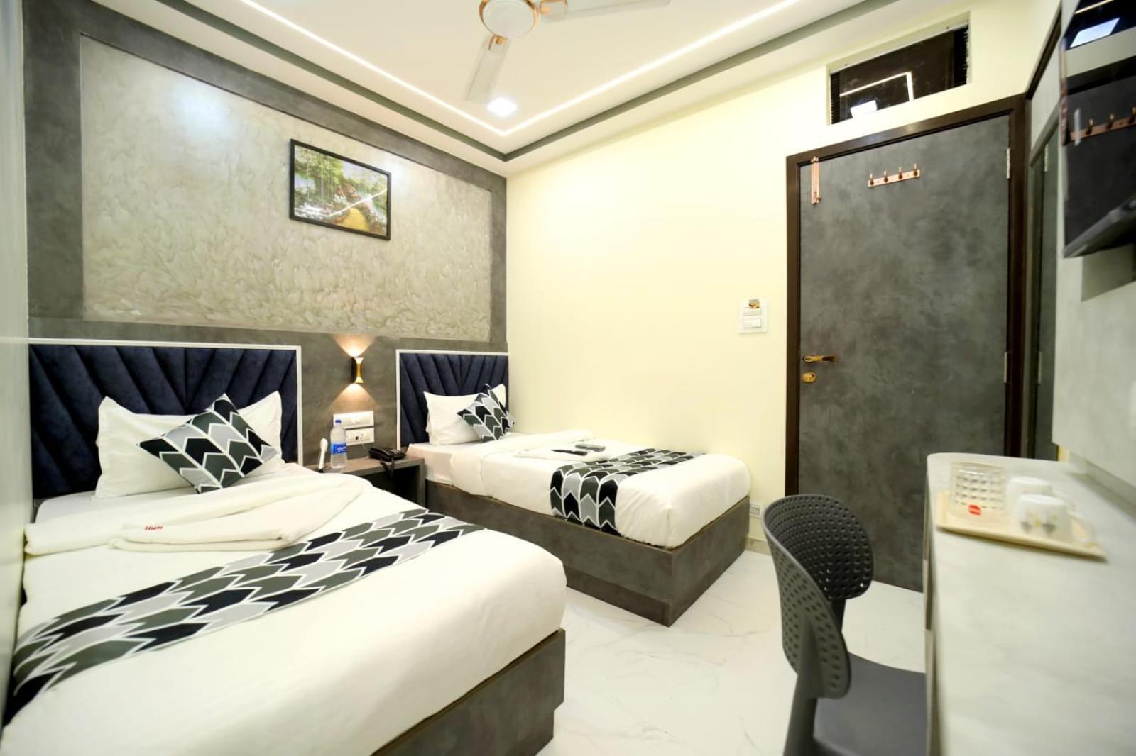 Hotel N.m. Mumbai