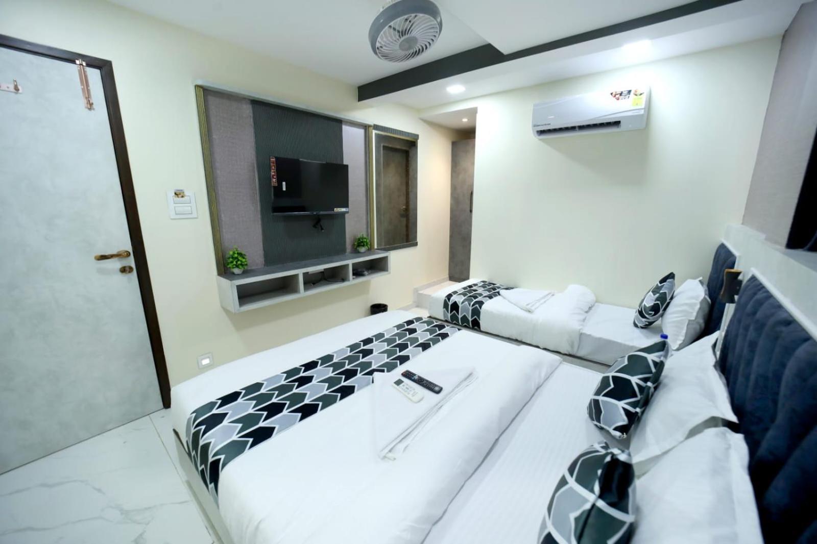 Hotel N.m. Mumbai