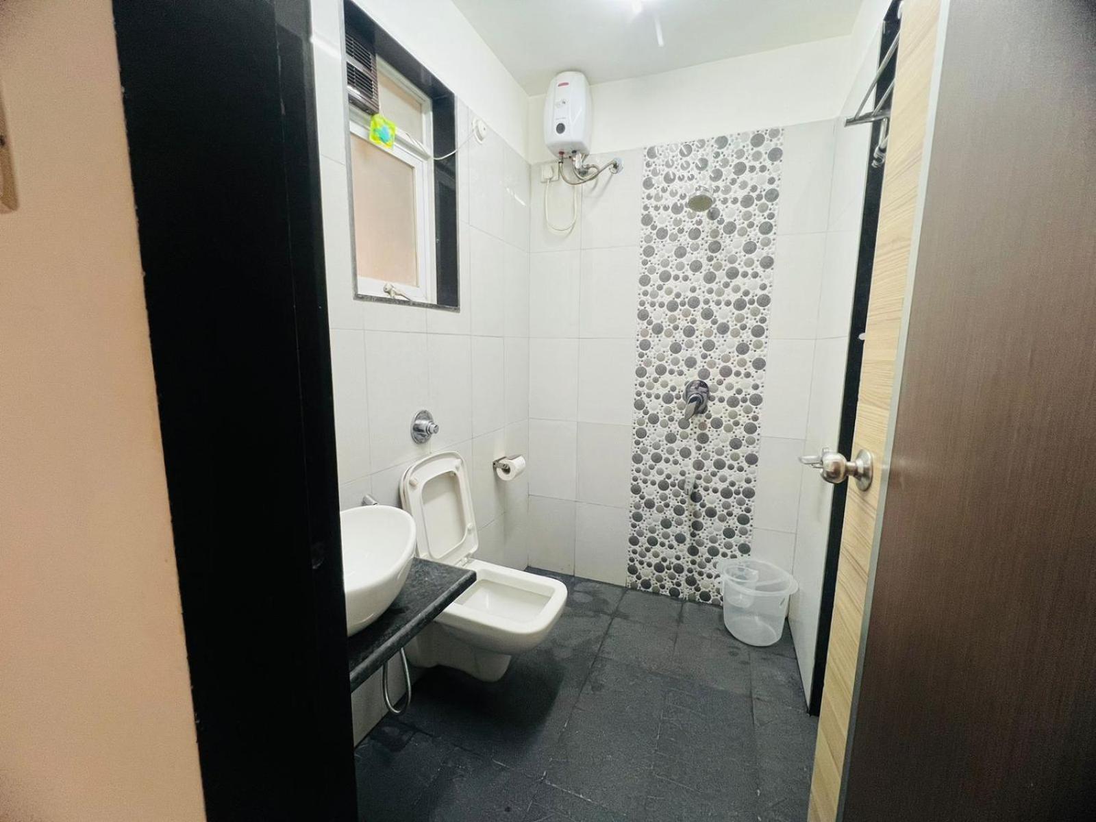 Luna Spaces- Near International Airport * Mumbai