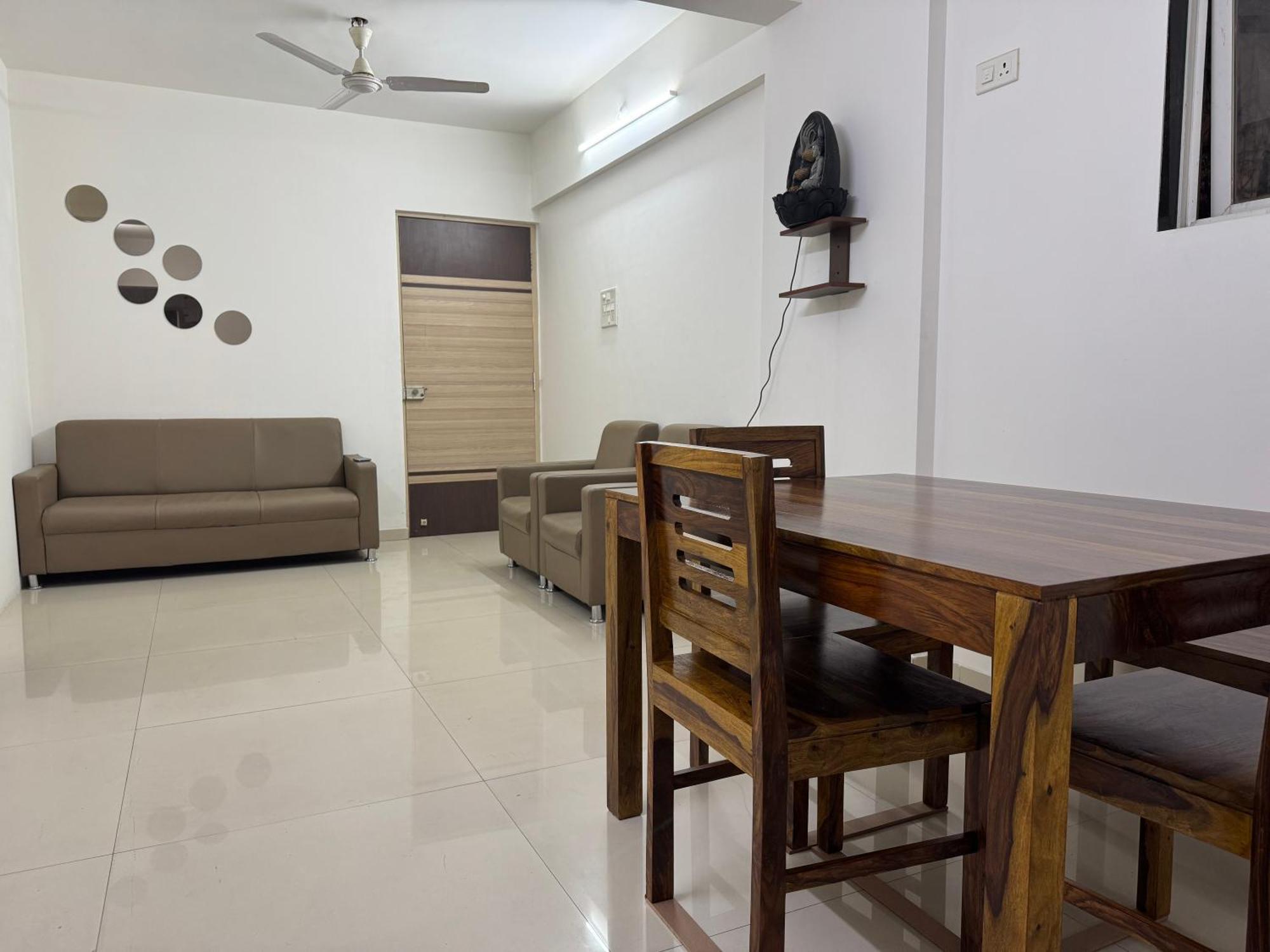 Luna Spaces- Near International Airport * Mumbai