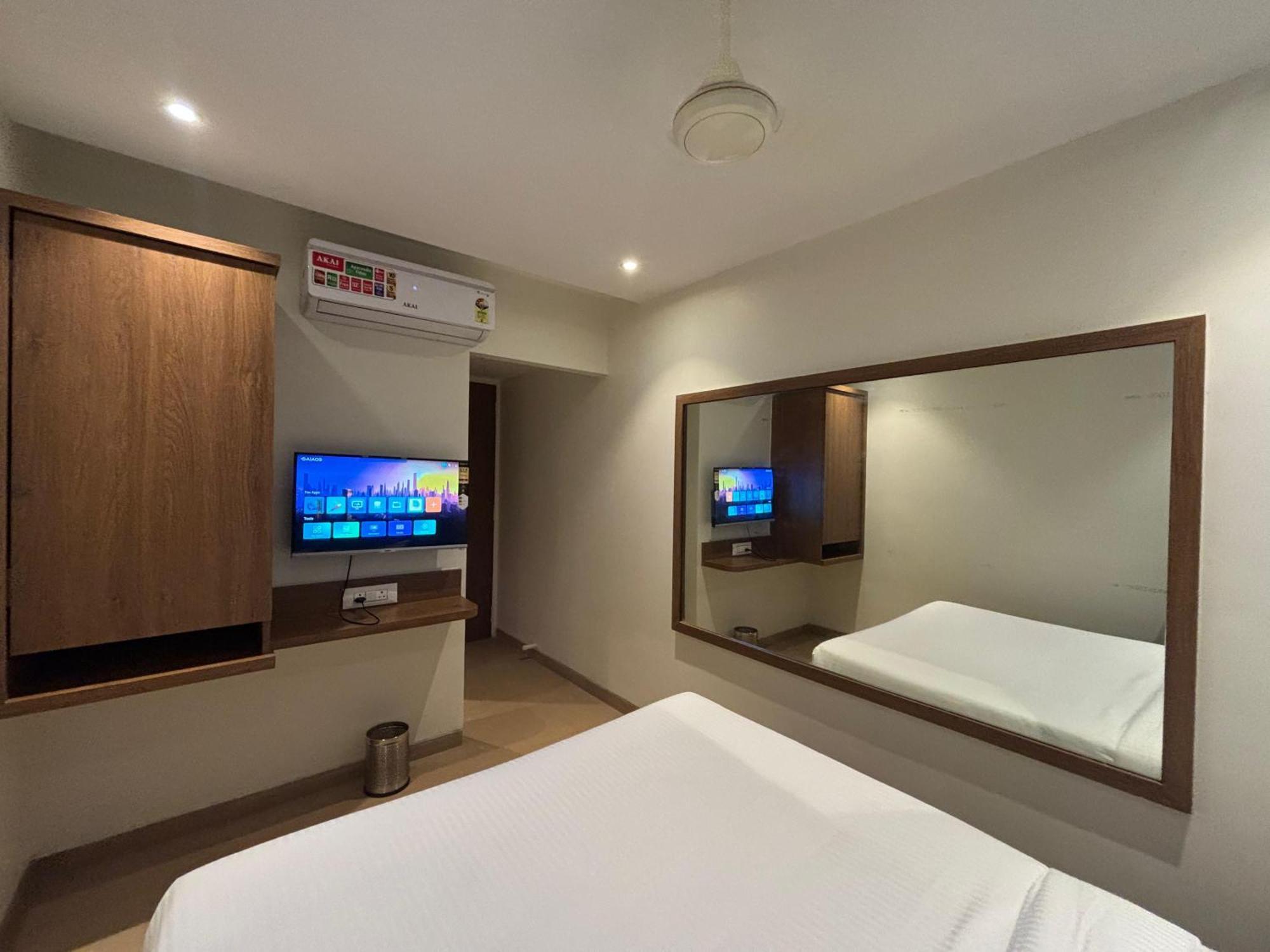 Sai Samrudhi Western Express Highway Hotel 2*