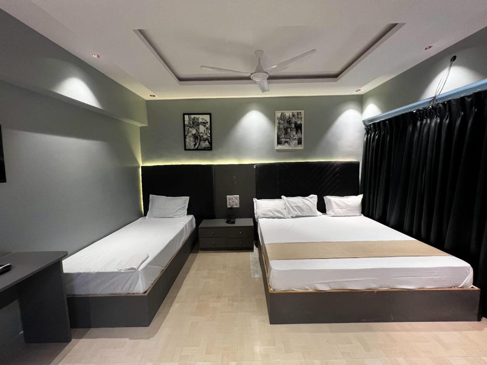Dhanvantari Luxury Near Kokilaben Dhirubhai Ambani Hospital 3* Mumbai
