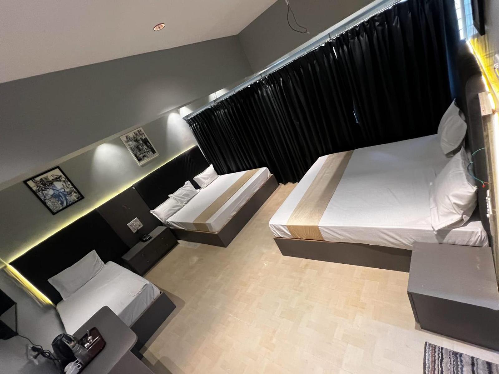 Dhanvantari Luxury Near Kokilaben Dhirubhai Ambani Hospital Hotel Mumbai