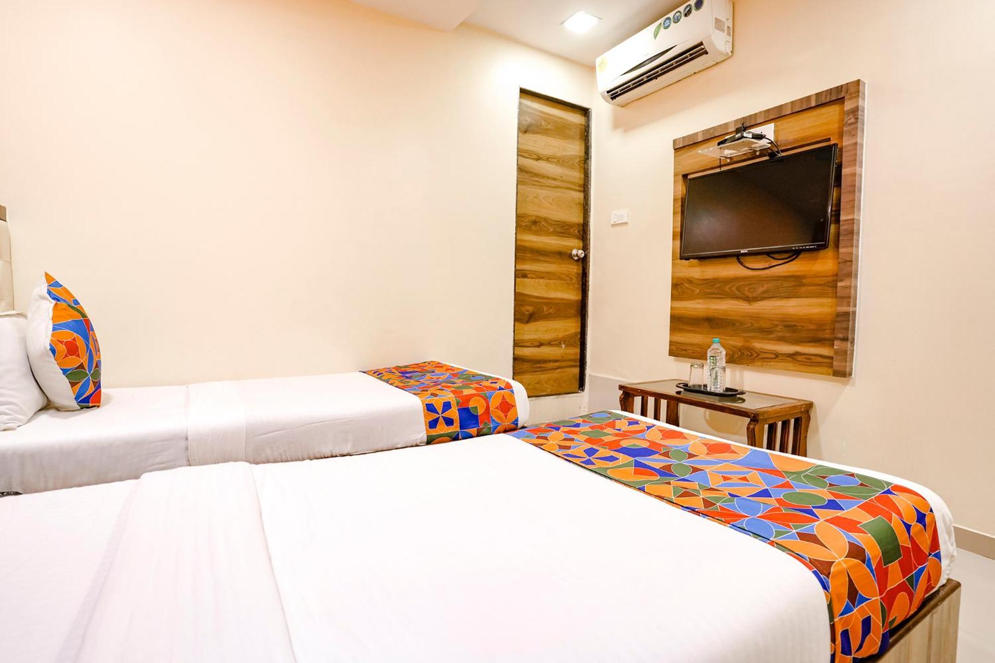 Fabexpress Sarah Gold - Nr Nesco Exhibition Center Hotel 3*