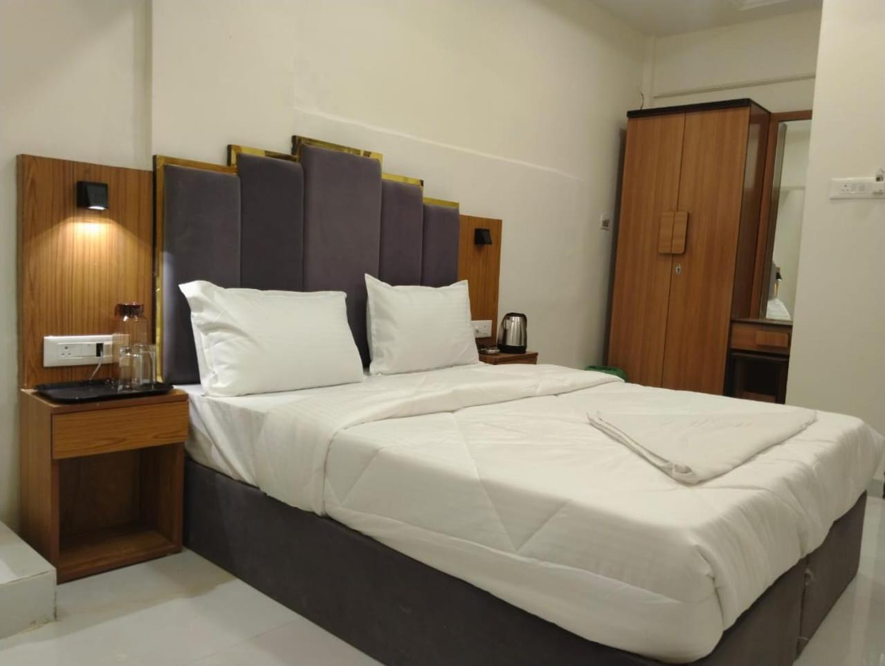 Hotel 145 Enclave 2*