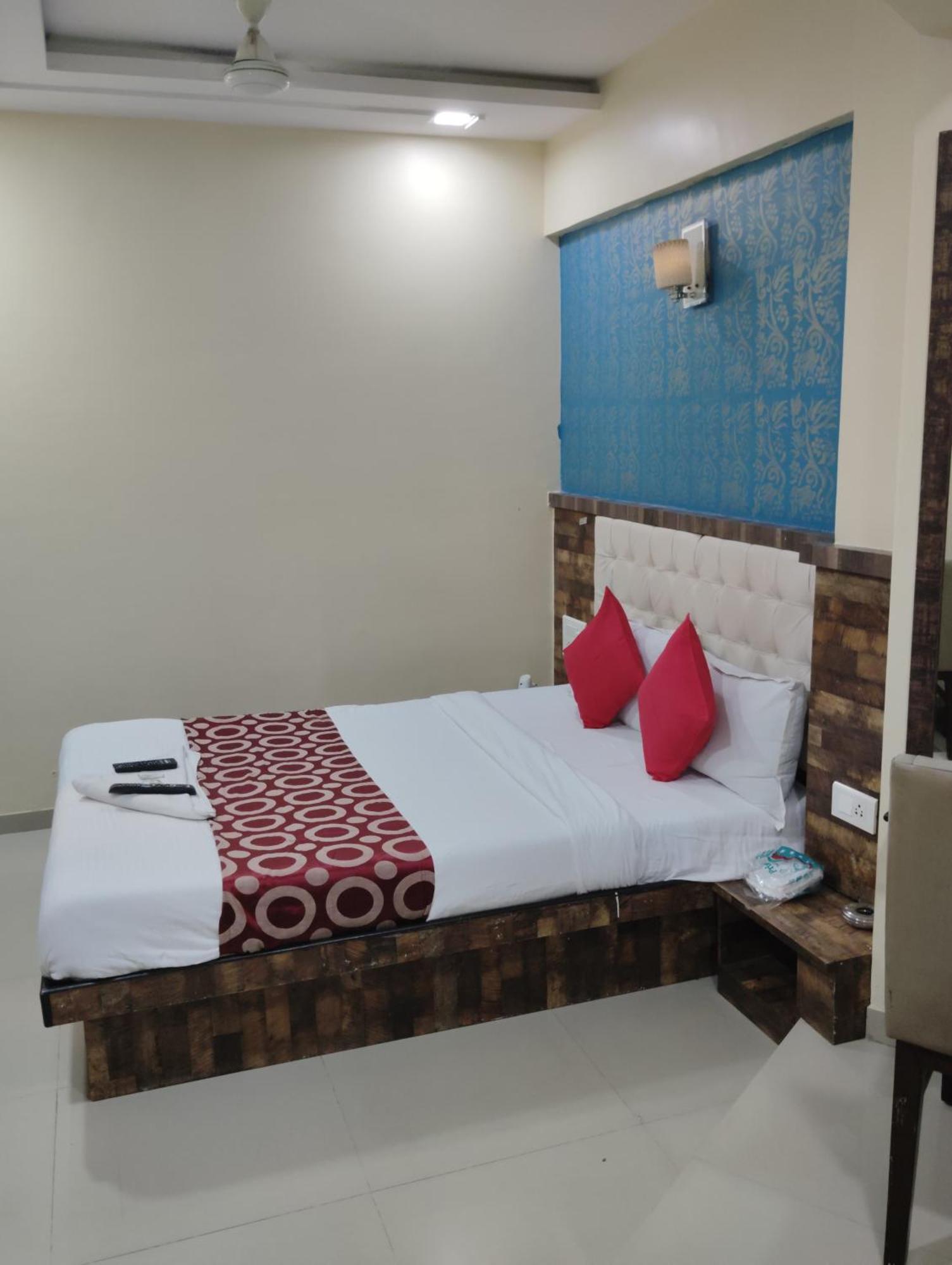 Hotel Golden Park Near Nesco *