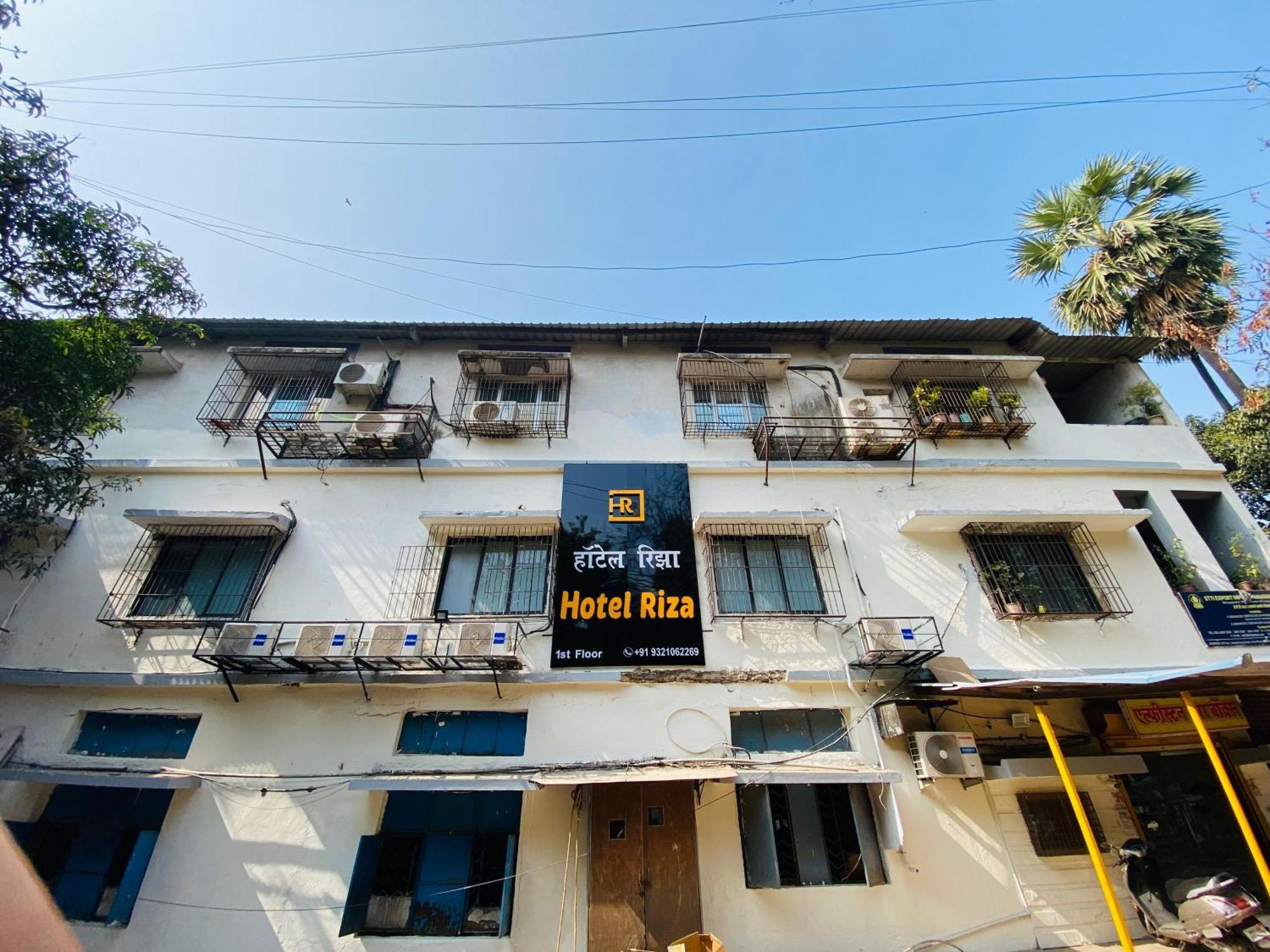 Guest house Glitz Riza - Nr Nesco Exhibition Centre Goregaon Mumbai