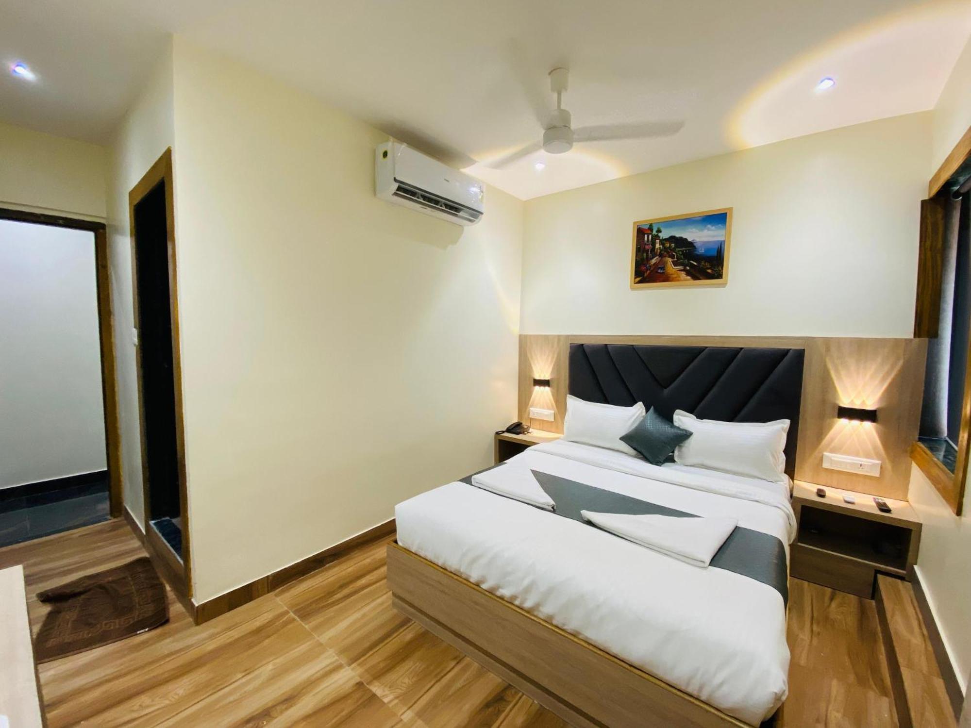 Guest house Glitz Riza - Nr Nesco Exhibition Centre Goregaon