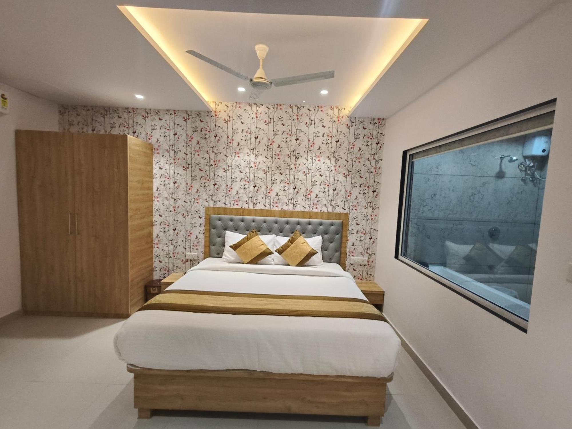 Hotel Morya Residency Parel Mumbai