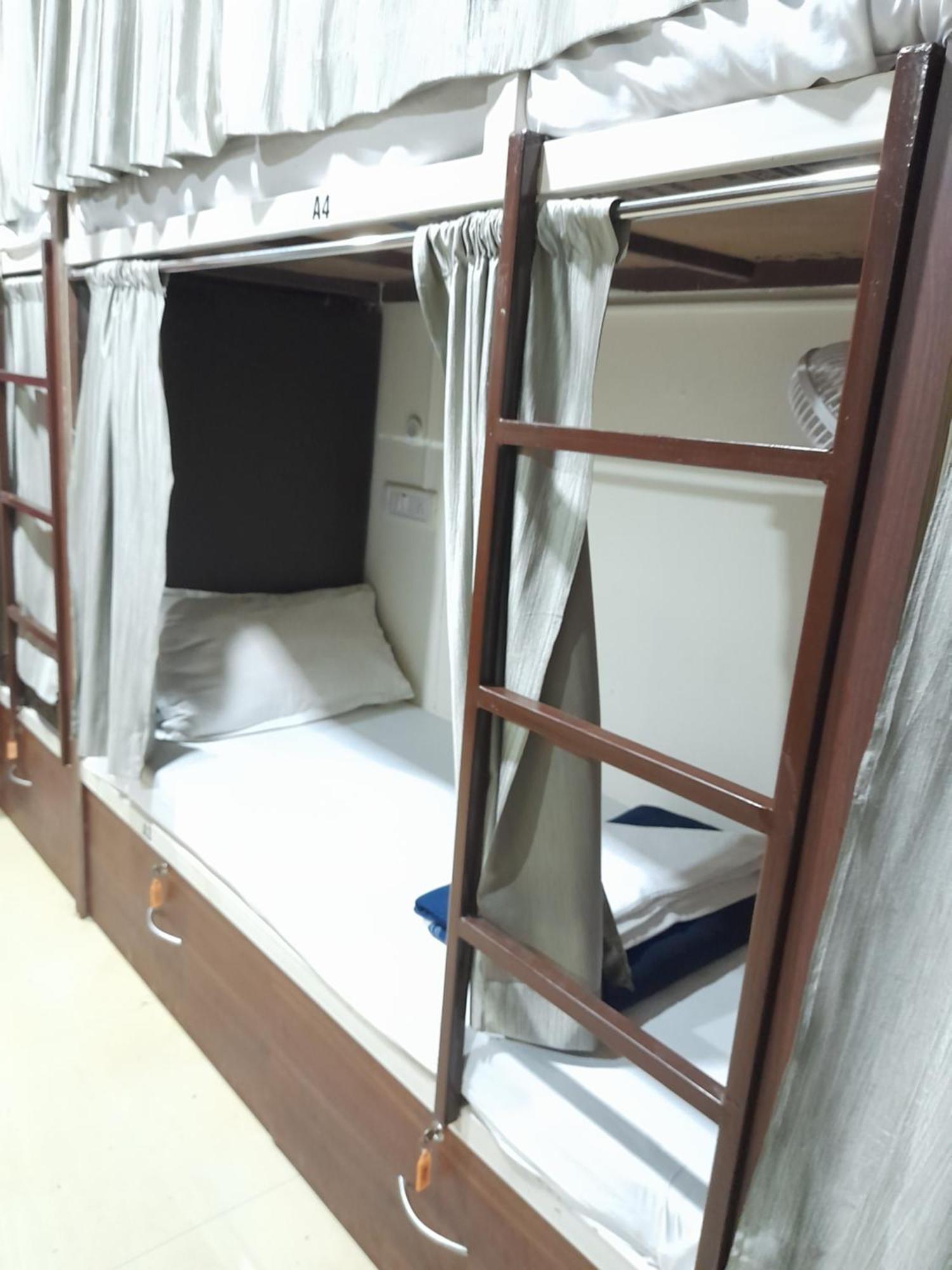 Hostel Afreen Ac Dormitory Mumbai
