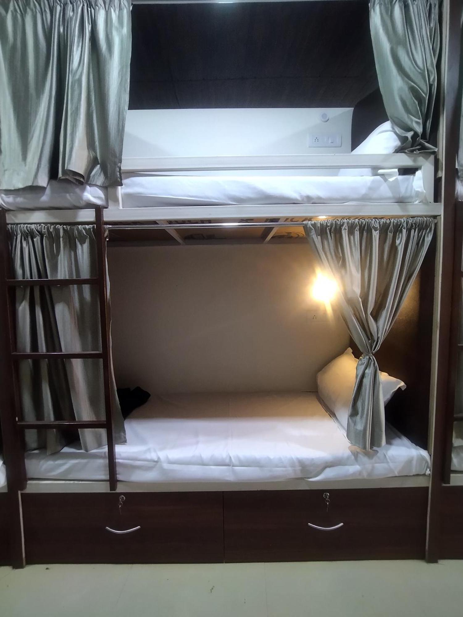 Afreen Ac Dormitory * Mumbai