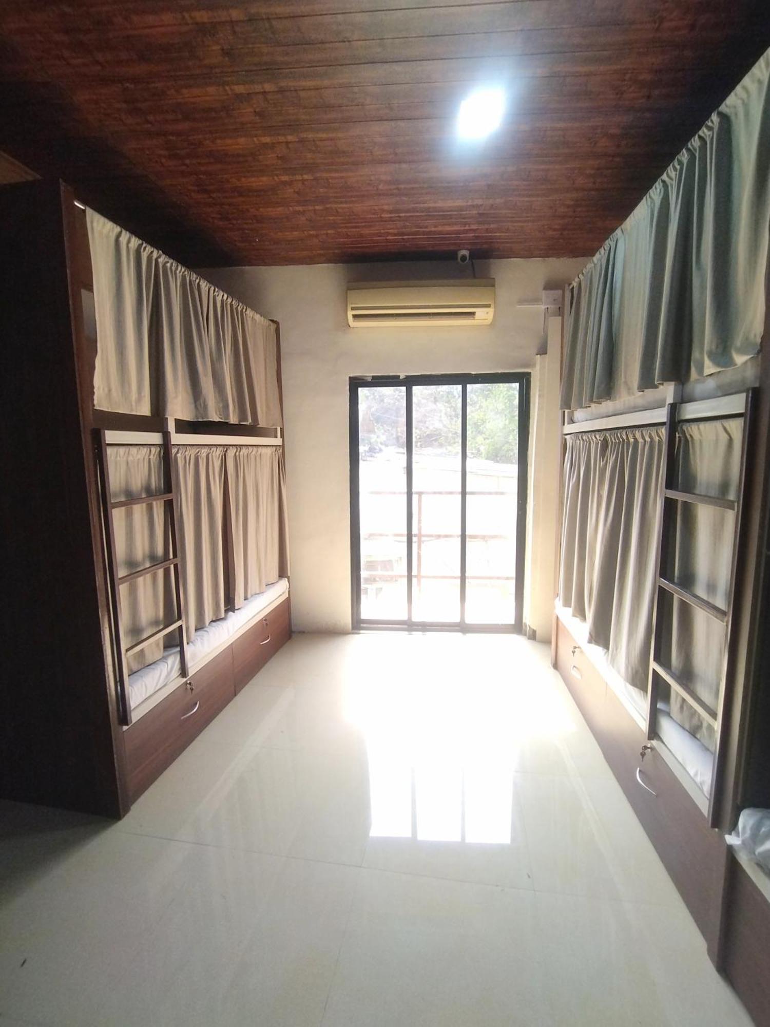 Hostel Afreen Ac Dormitory *