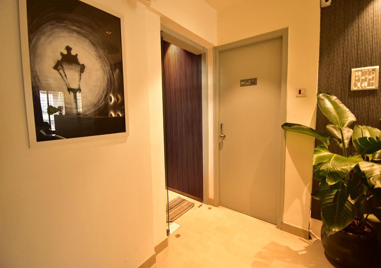 Dhanvantari Luxury Near Kokilaben Dhirubhai Ambani Hospital 3* Mumbai