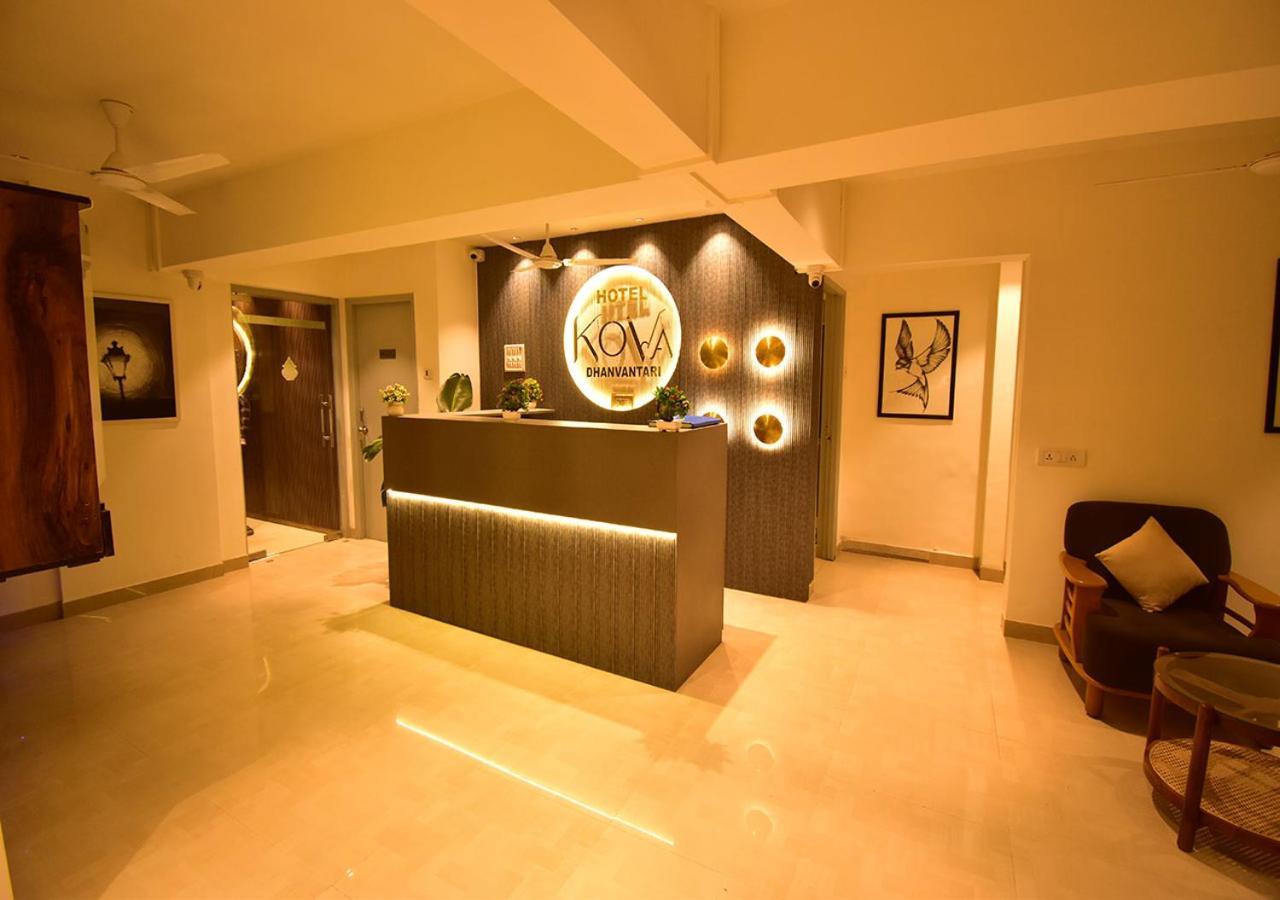Dhanvantari Luxury Near Kokilaben Dhirubhai Ambani Hospital