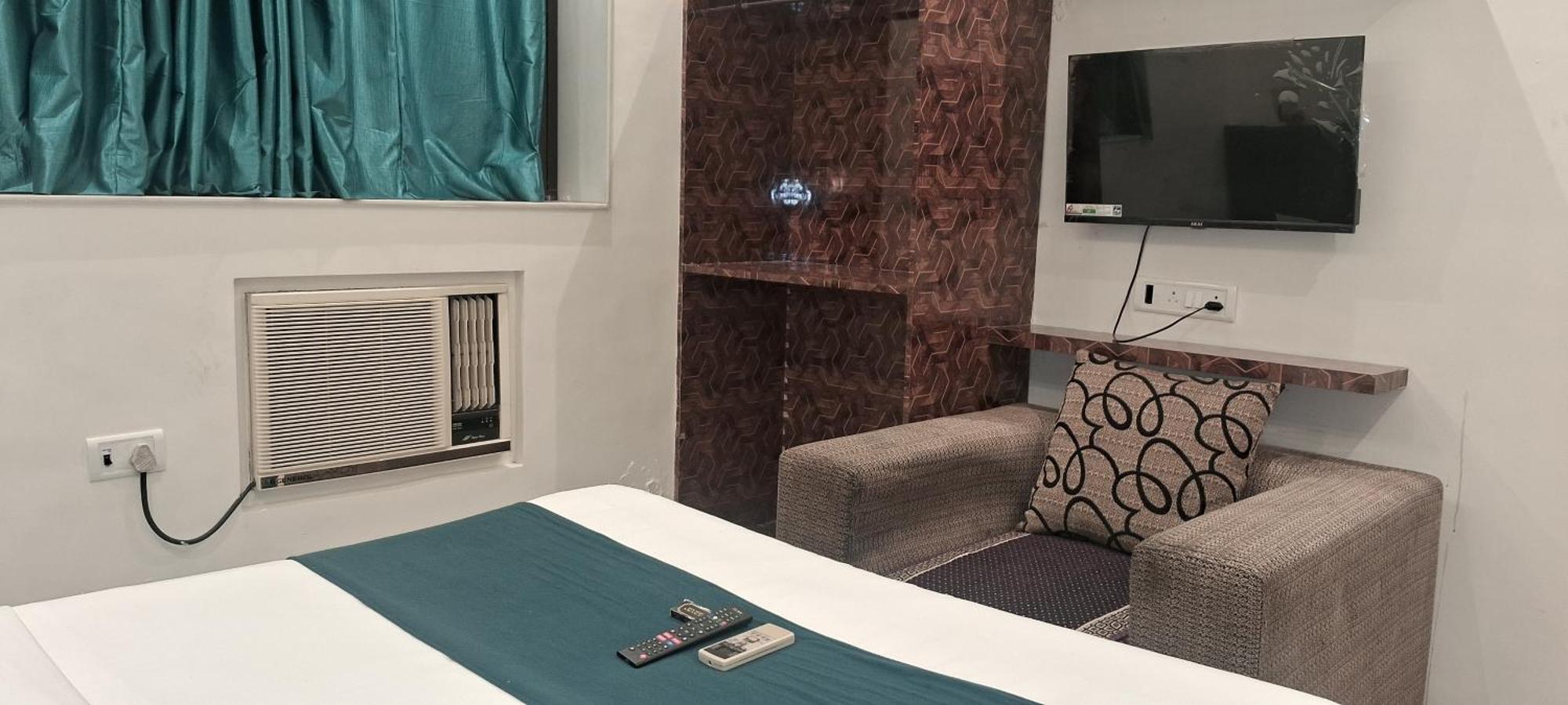 Shine Hospitality Group Hotel 3*