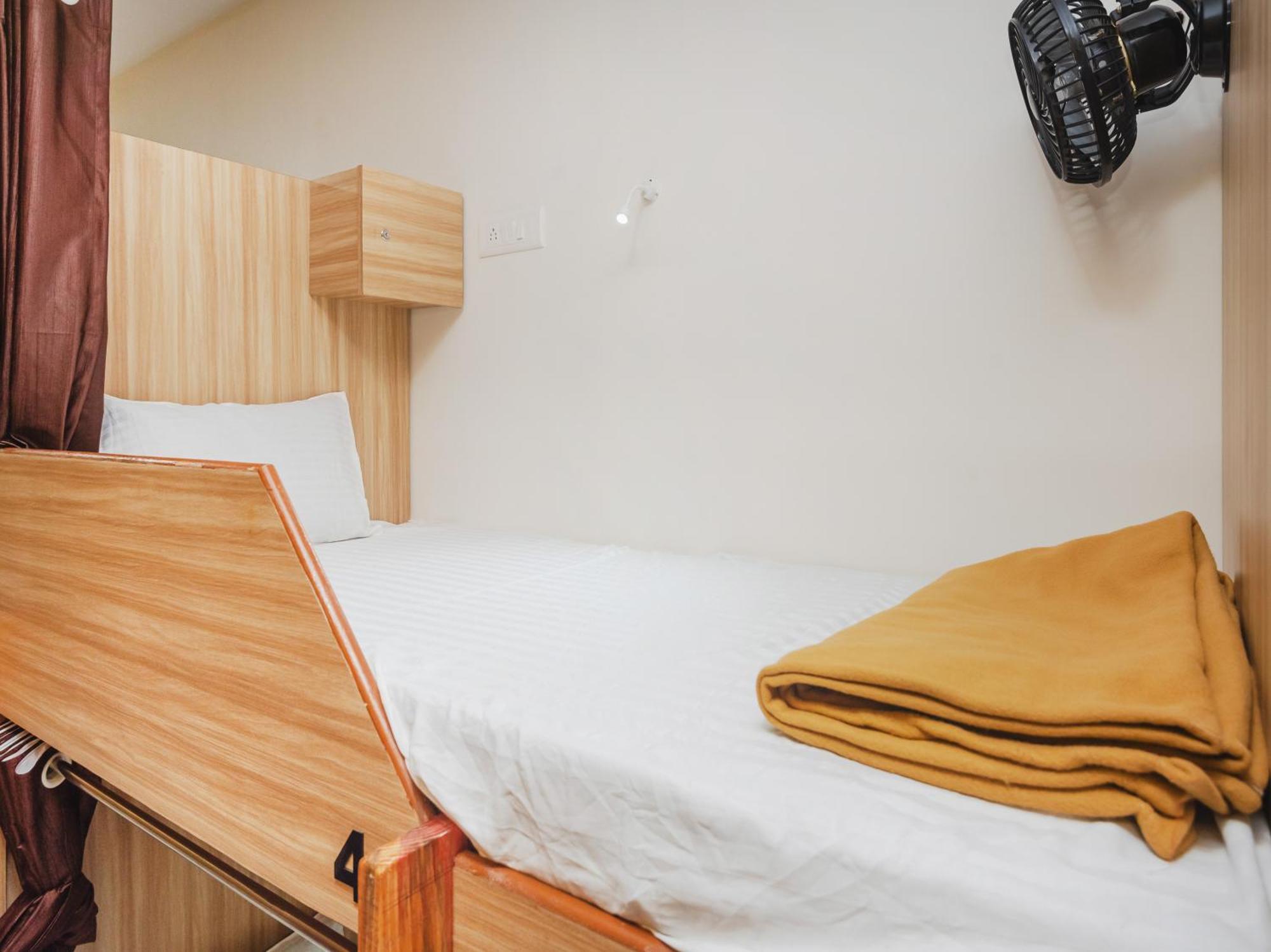Sahara Stay-near Nesco Exhibition Centre Bombaim