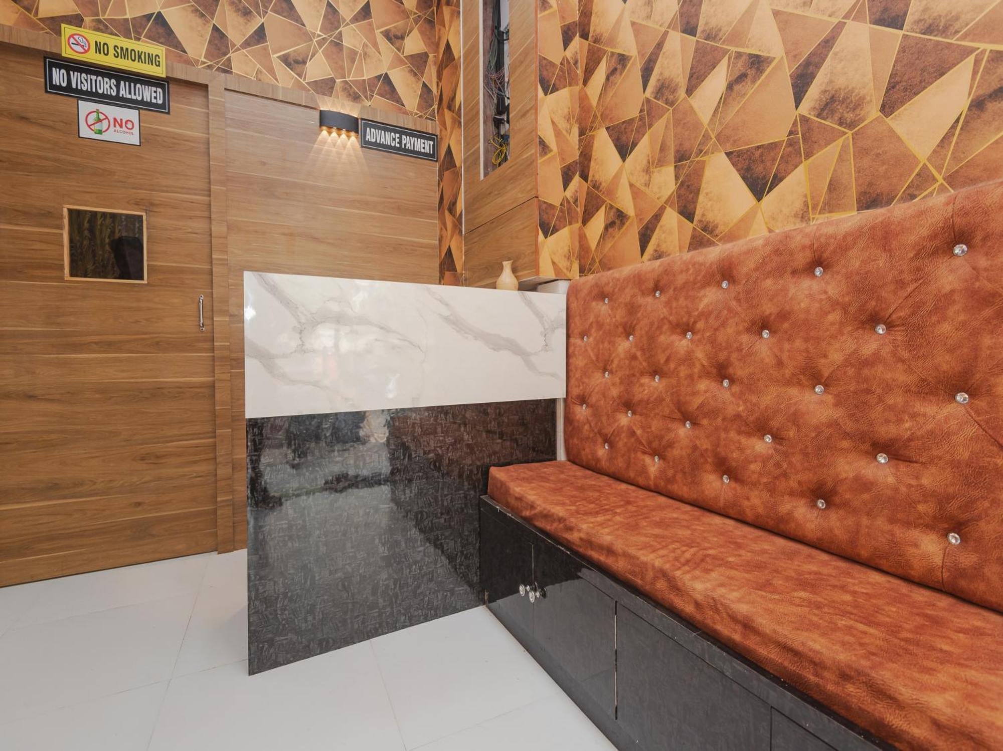 Capsule hotel Sahara Stay-near Nesco Exhibition Centre *