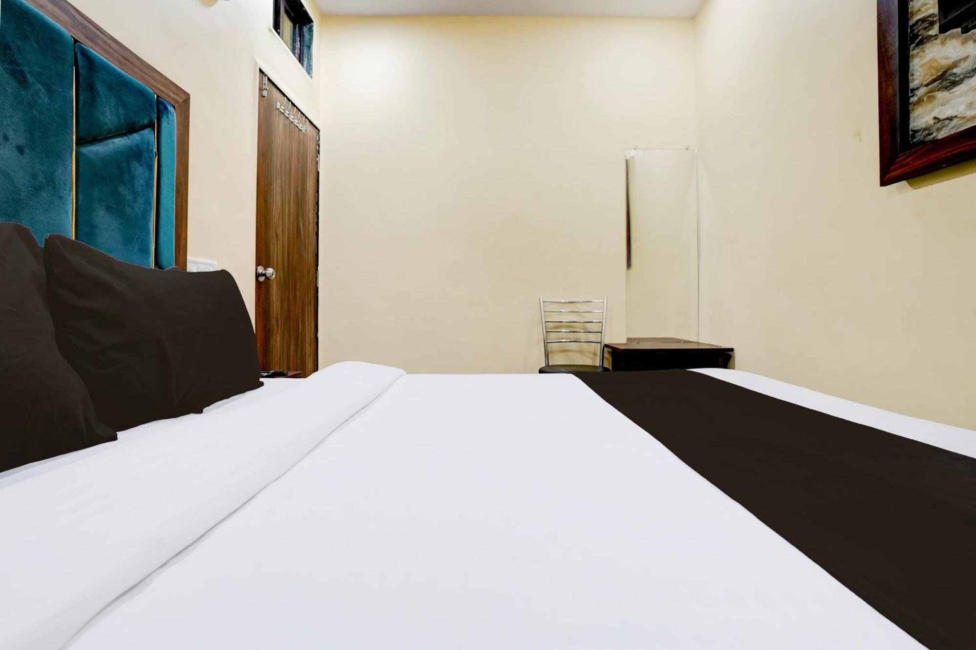 Aai Om Residency Hotel