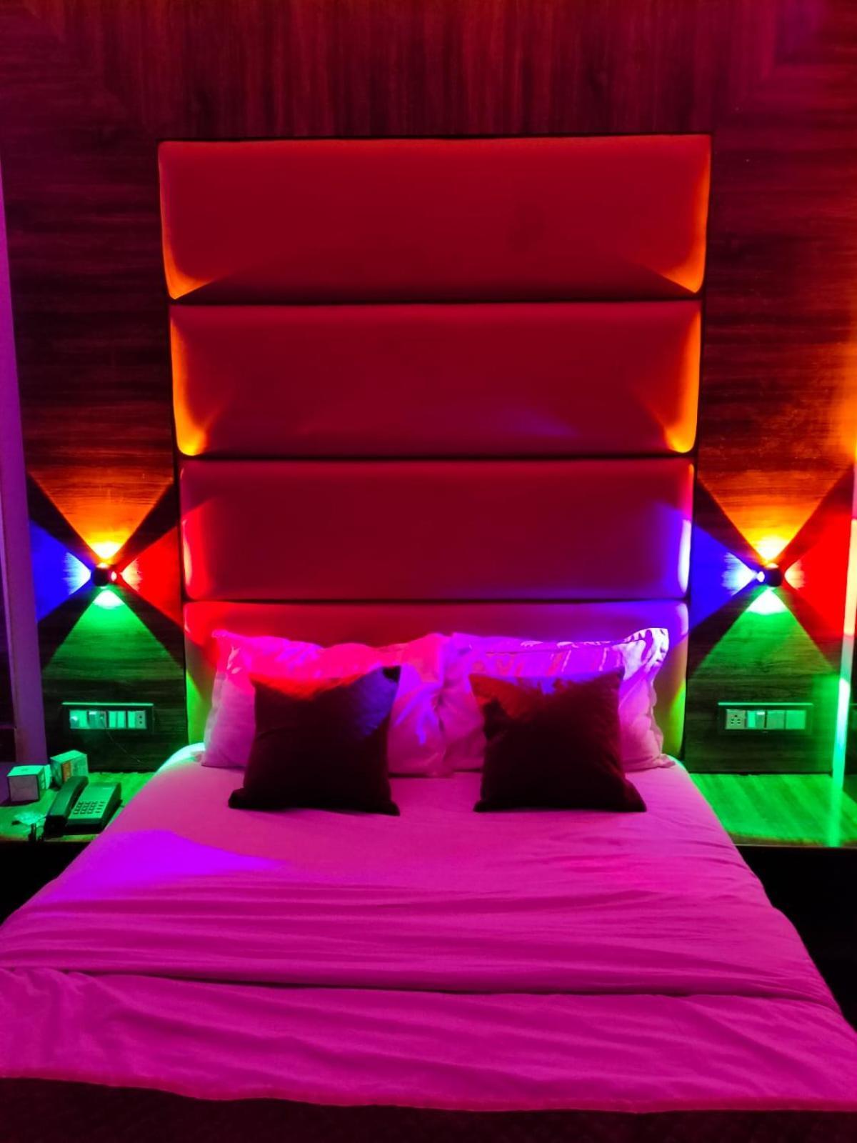 Hotel Blue Wellington - Near Airport Mumbai