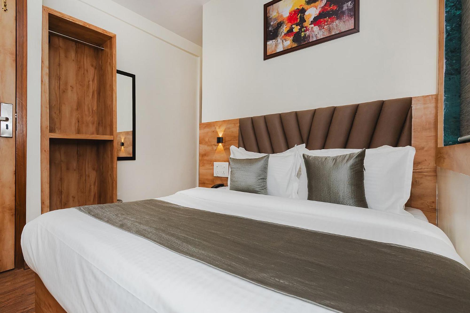 Airport Palace Hotel 3*