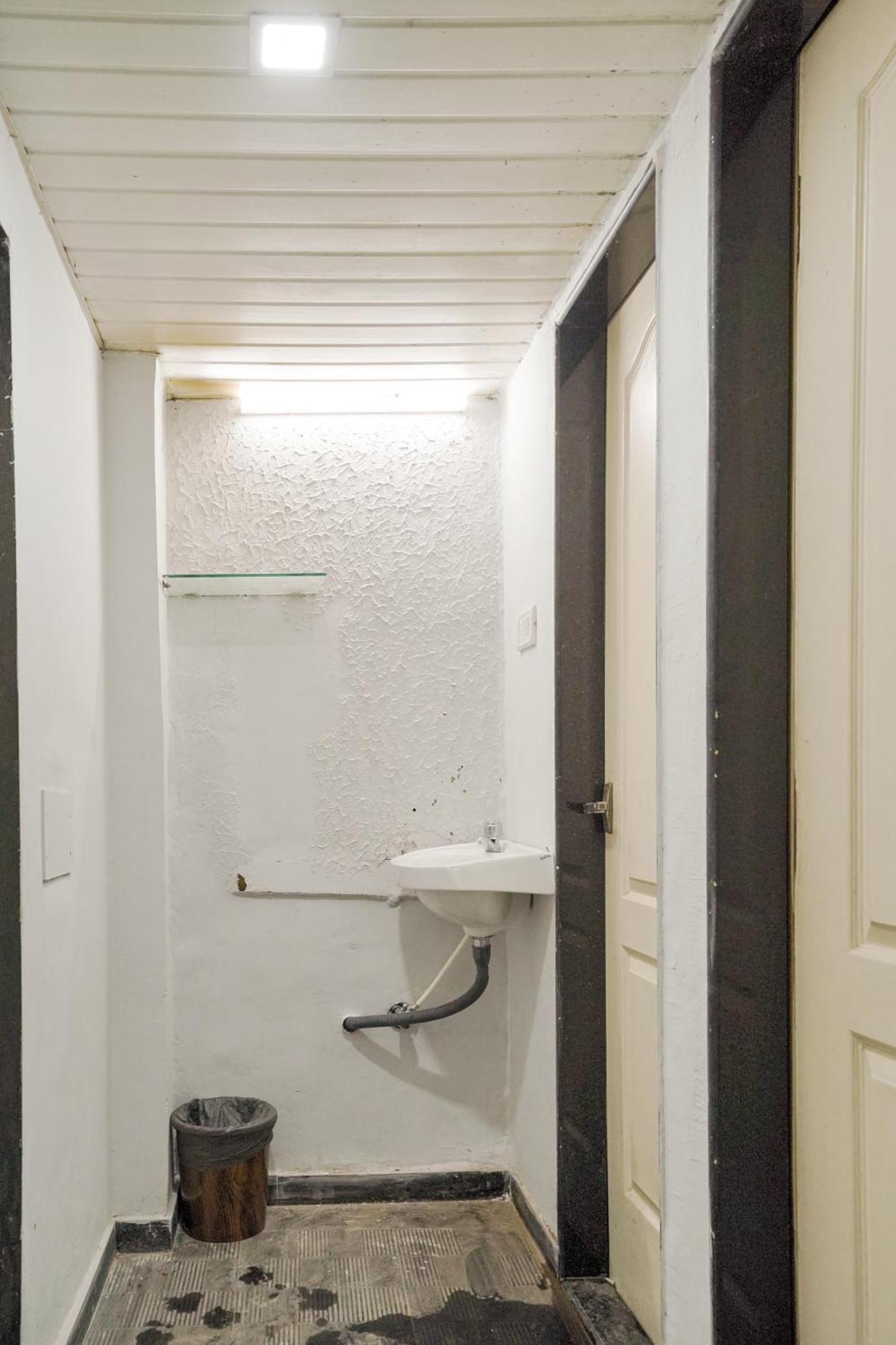 Hostel Zest 1054-andheri West Mumbai