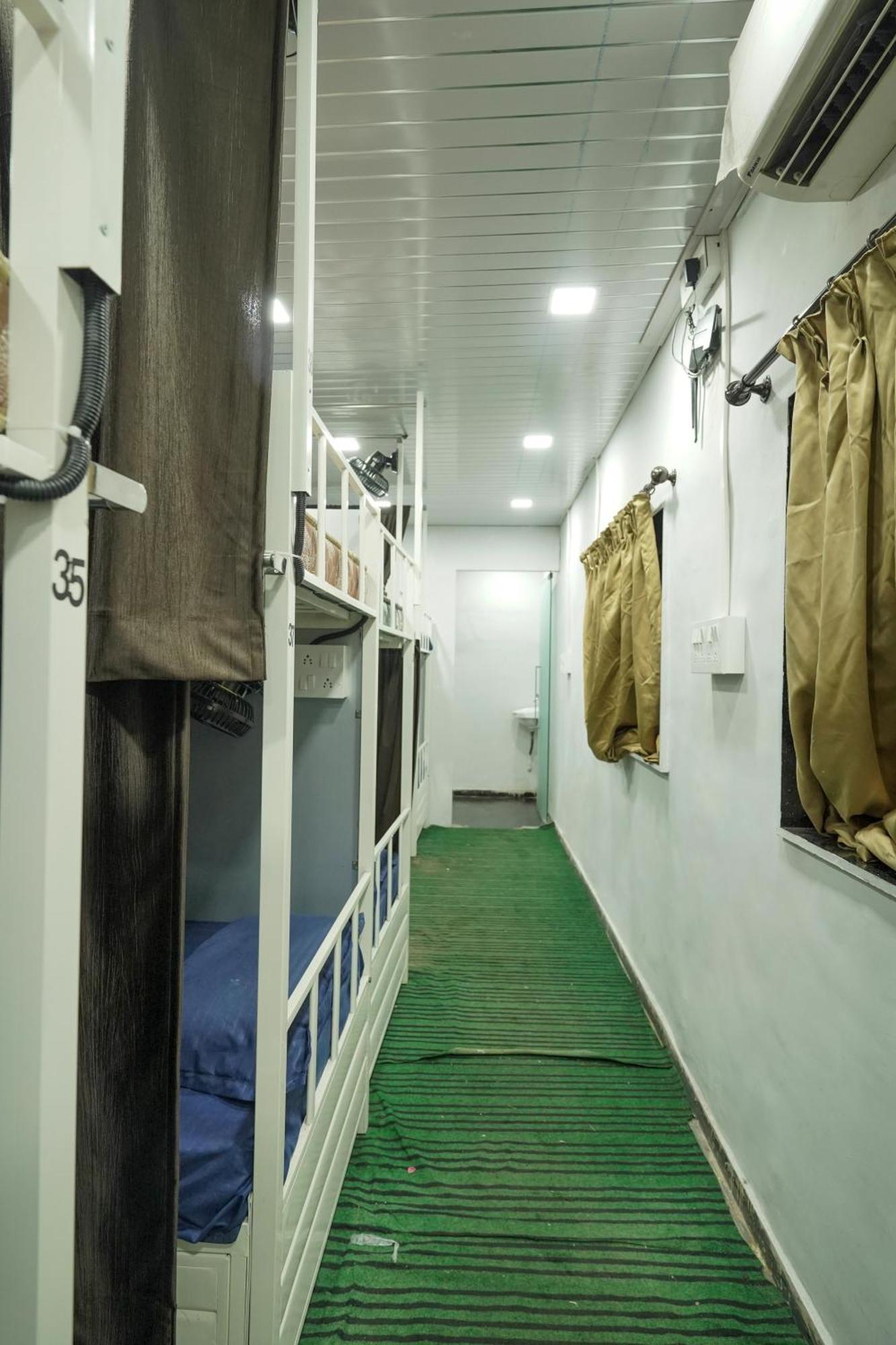 Hostel Zest 1054-andheri West