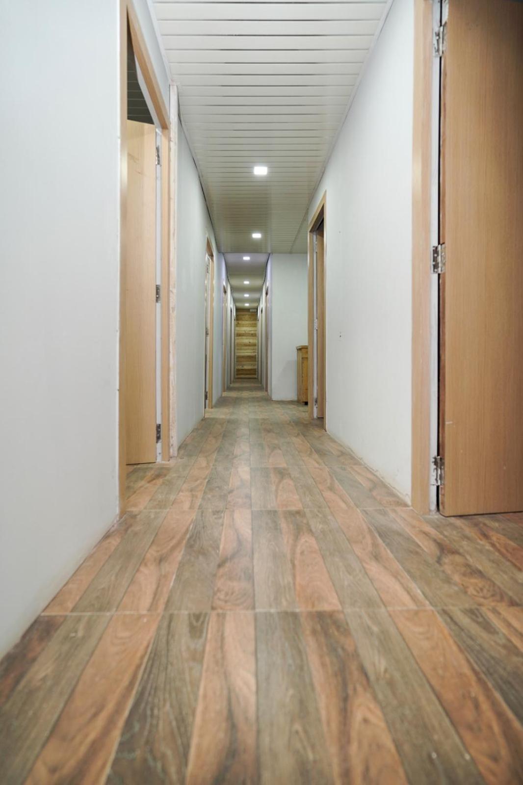 Hostel Zest 1054-andheri West *