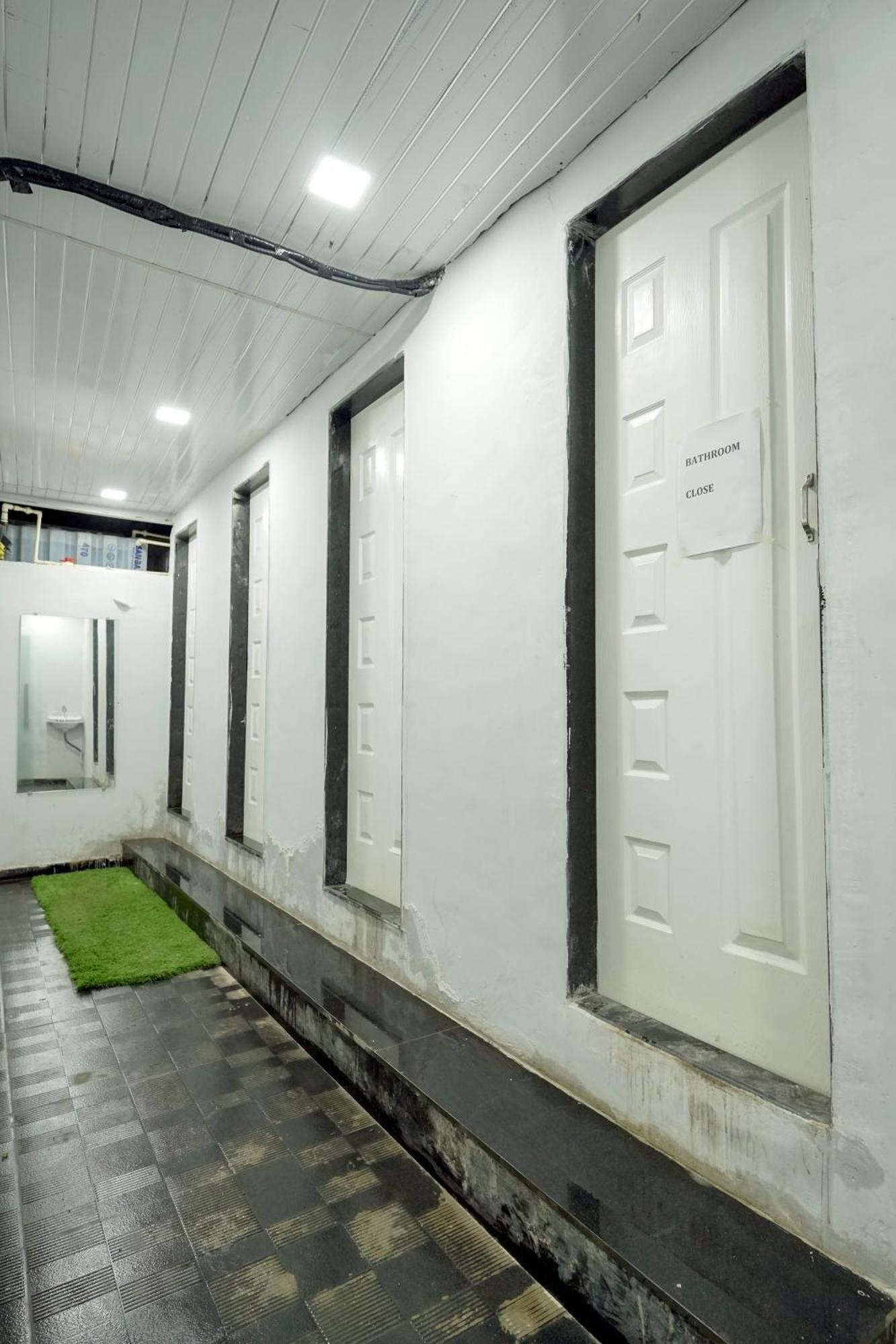 Zest 1054-andheri West Hostel Mumbai